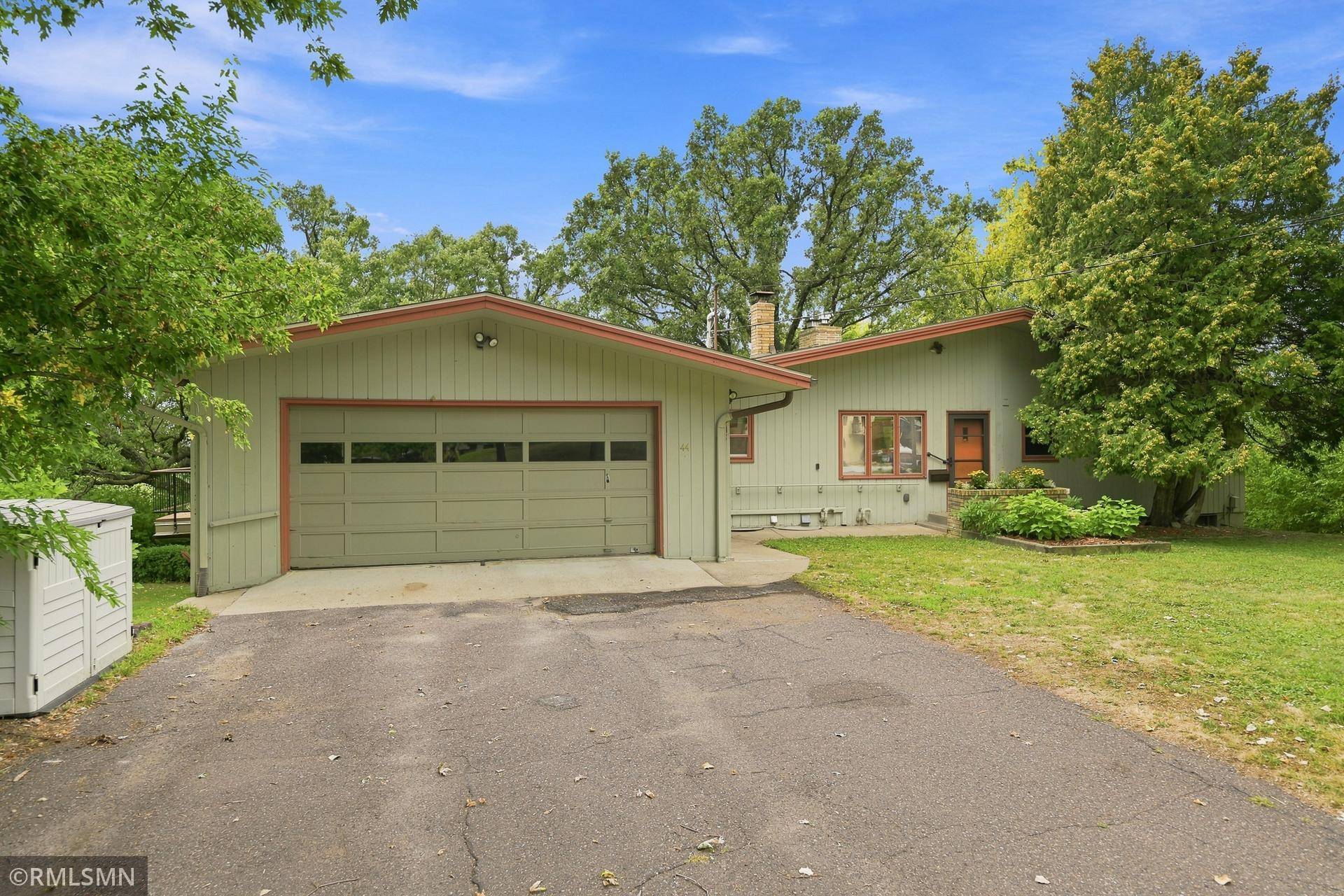 44 Miller Crest LN, Saint Paul, MN 55106