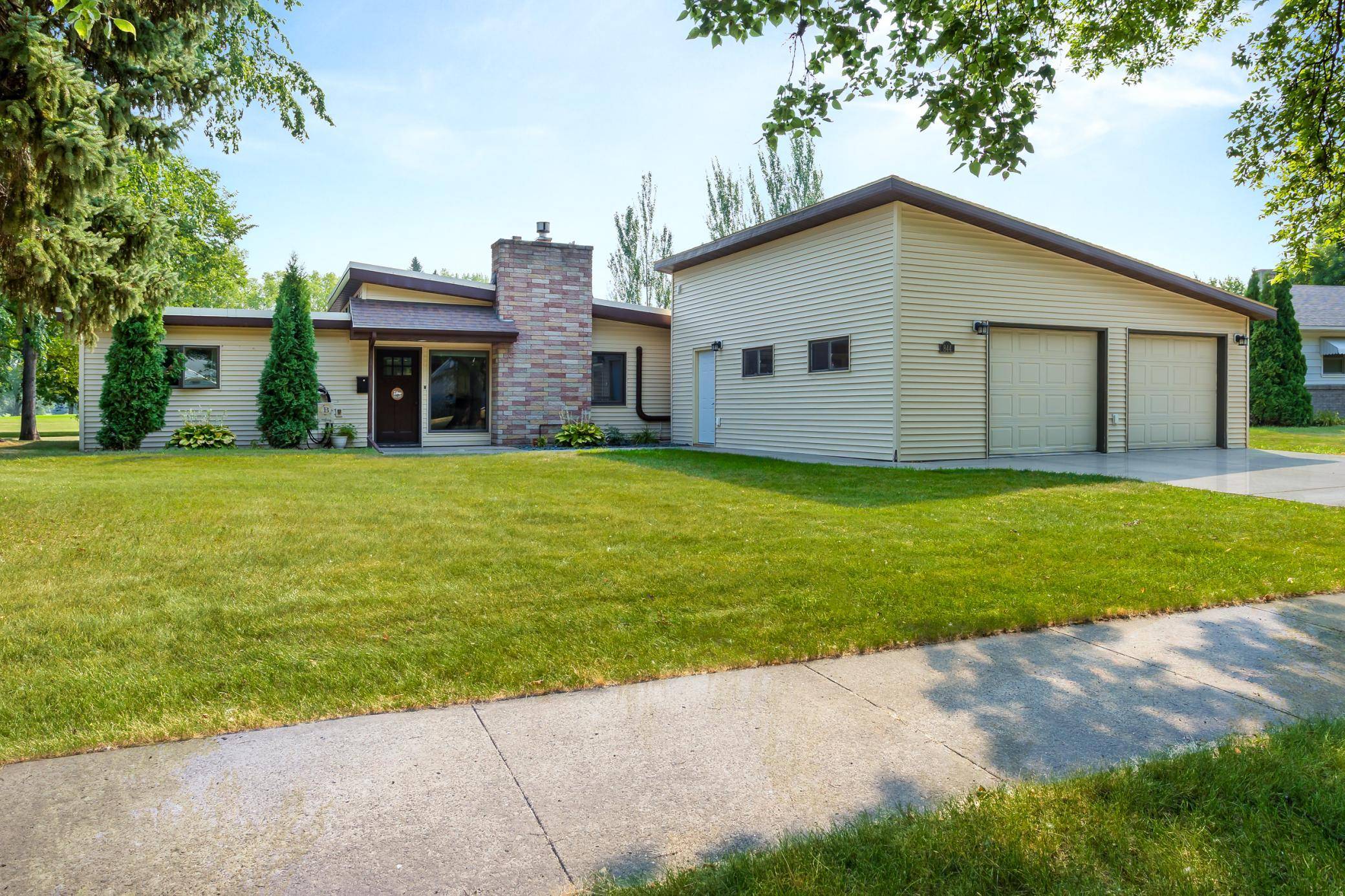 844 2nd ST N, Wahpeton, ND 58075