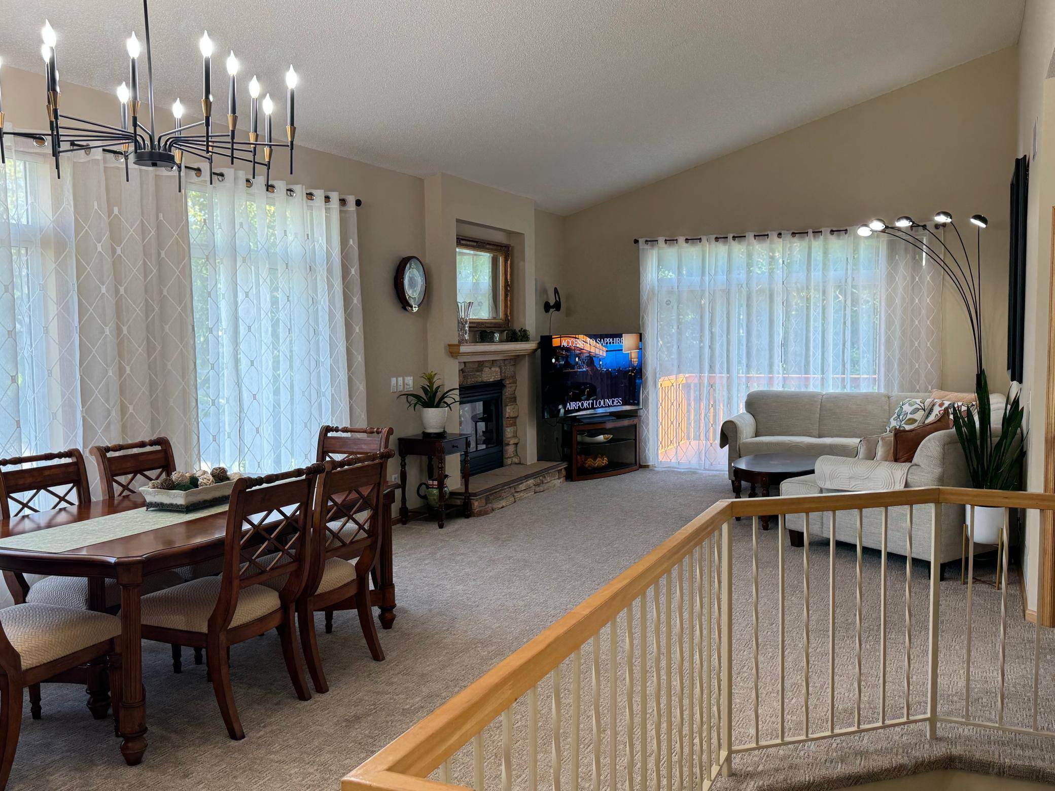 474 Bluebird LN, Woodbury, MN 55125