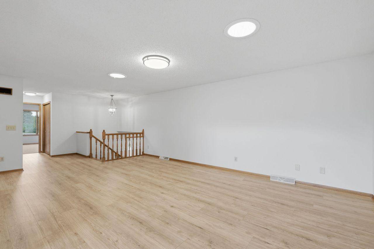 4027 Elmwood DR, Saint Bonifacius, MN 55375