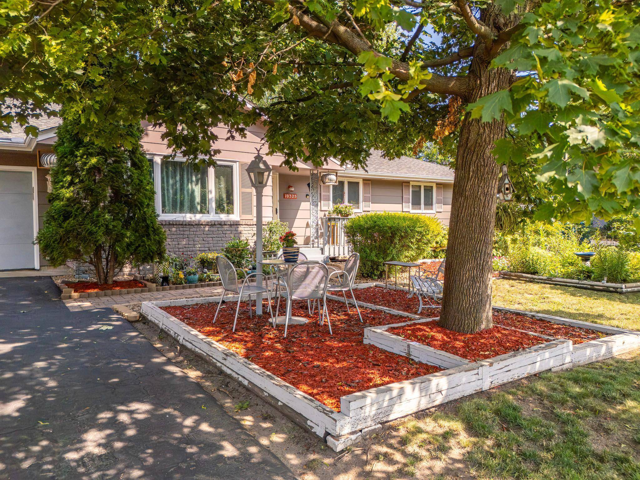 10325 Portland AVE S, Bloomington, MN 55420