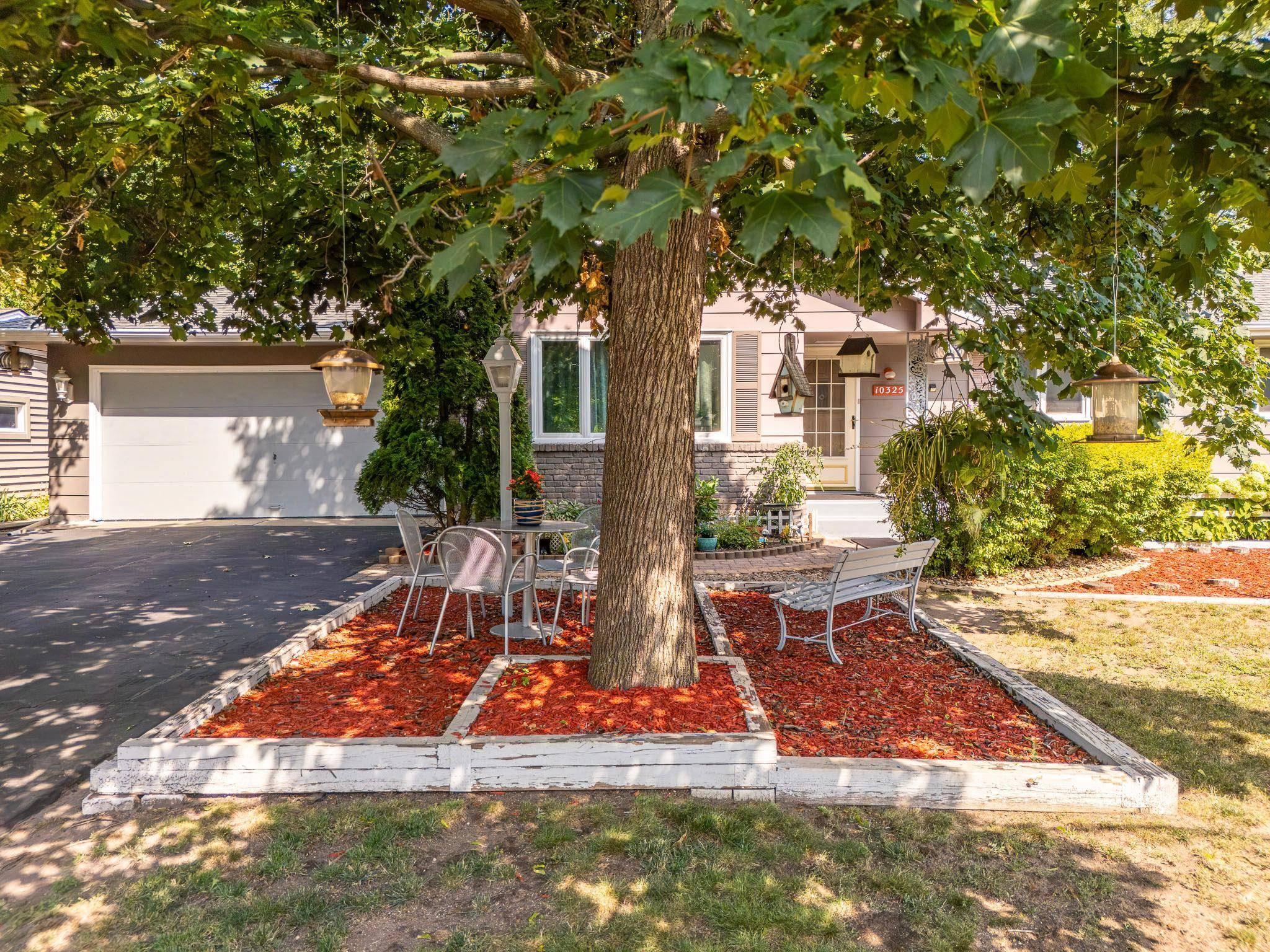 10325 Portland AVE S, Bloomington, MN 55420
