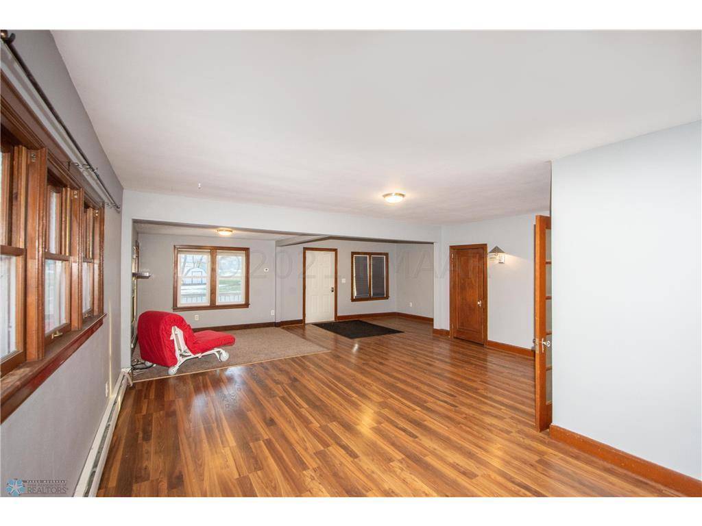 114 1st AVE NW, Rothsay, MN 56579