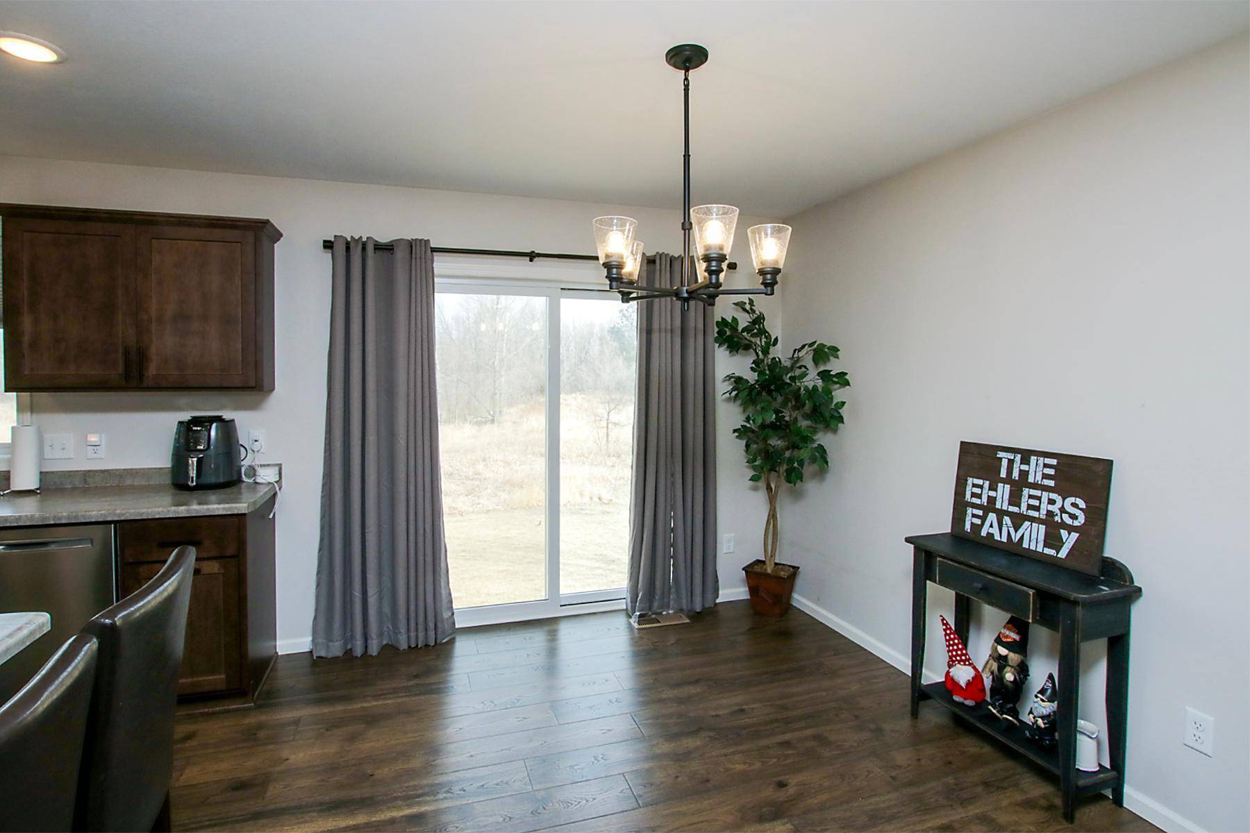 1709 Maple Leaf LN, Litchfield, MN 55355