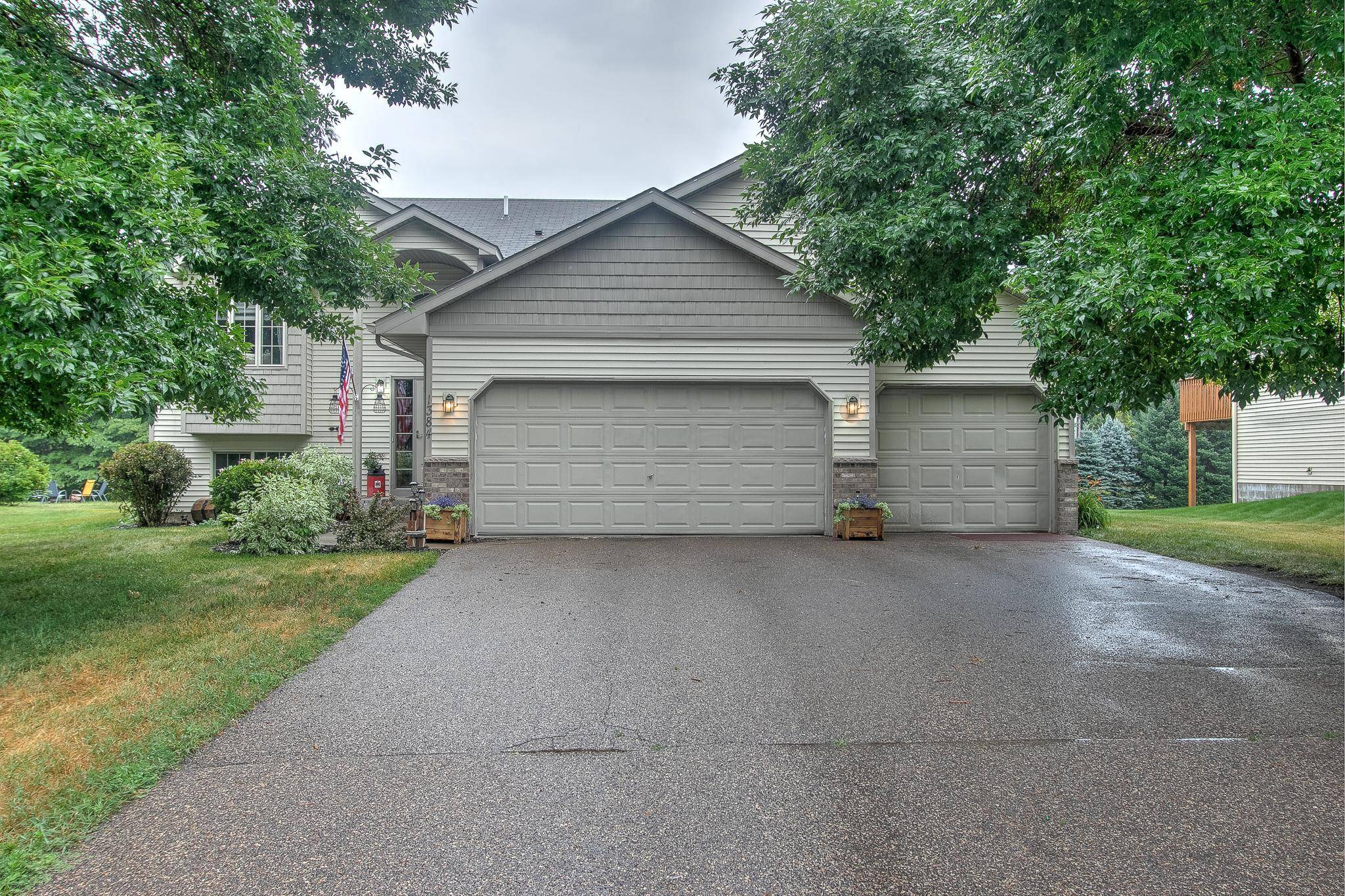 1384 Cedar DR S, Cambridge, MN 55008