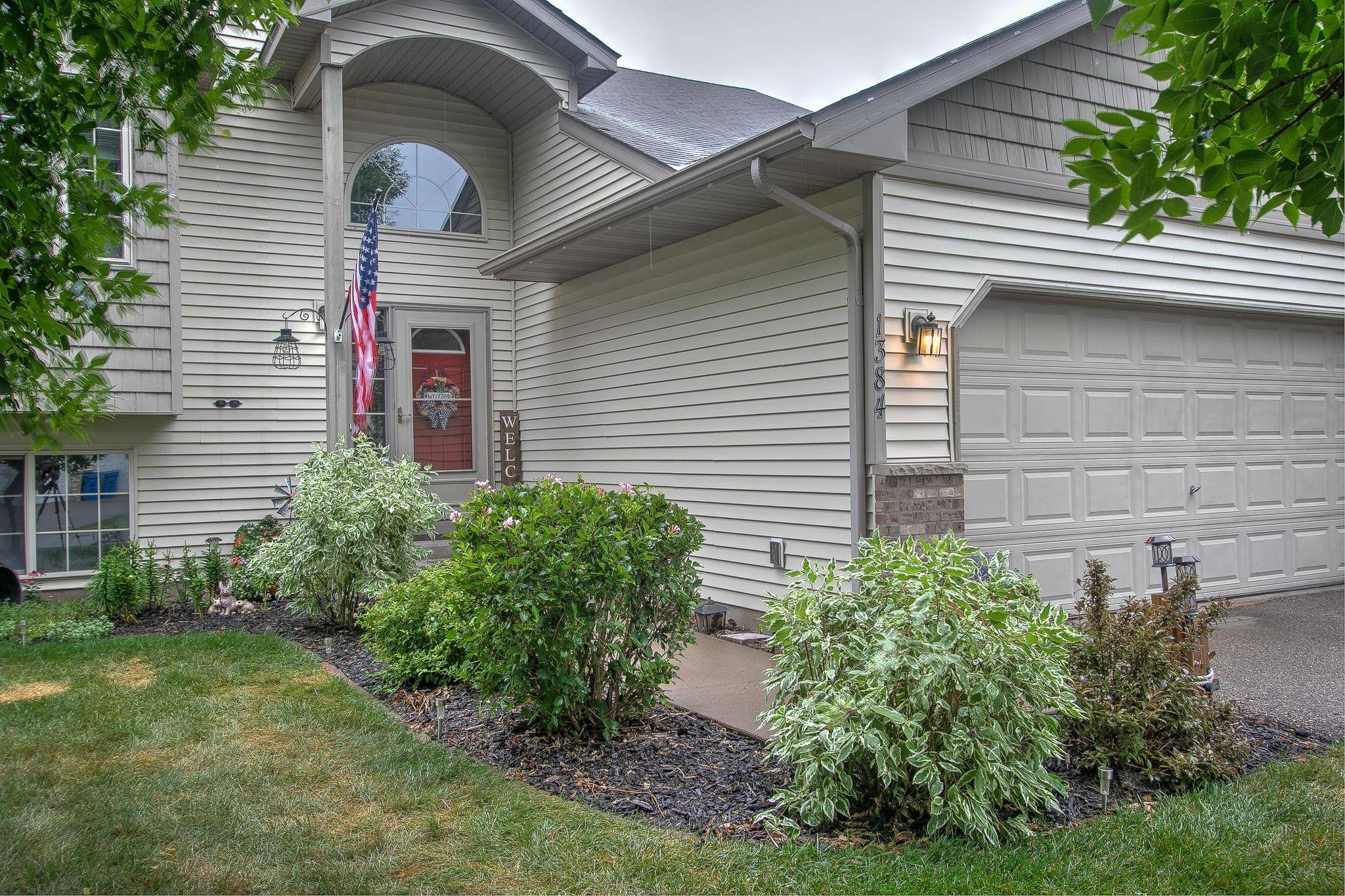 1384 Cedar DR S, Cambridge, MN 55008