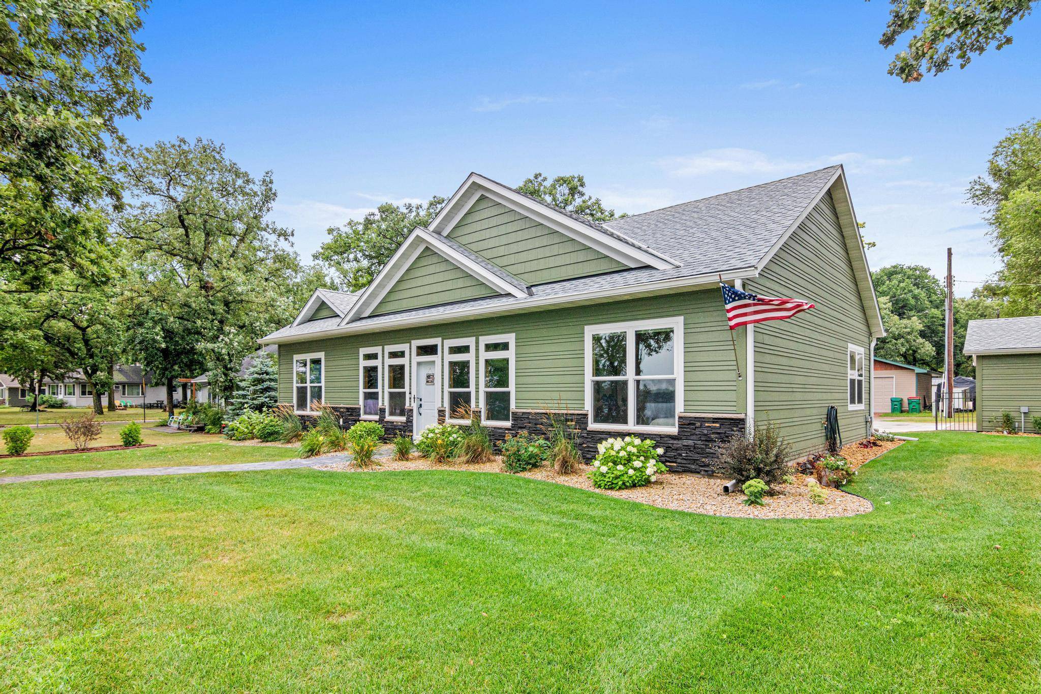 241 Lakeshore DR, Big Lake, MN 55309