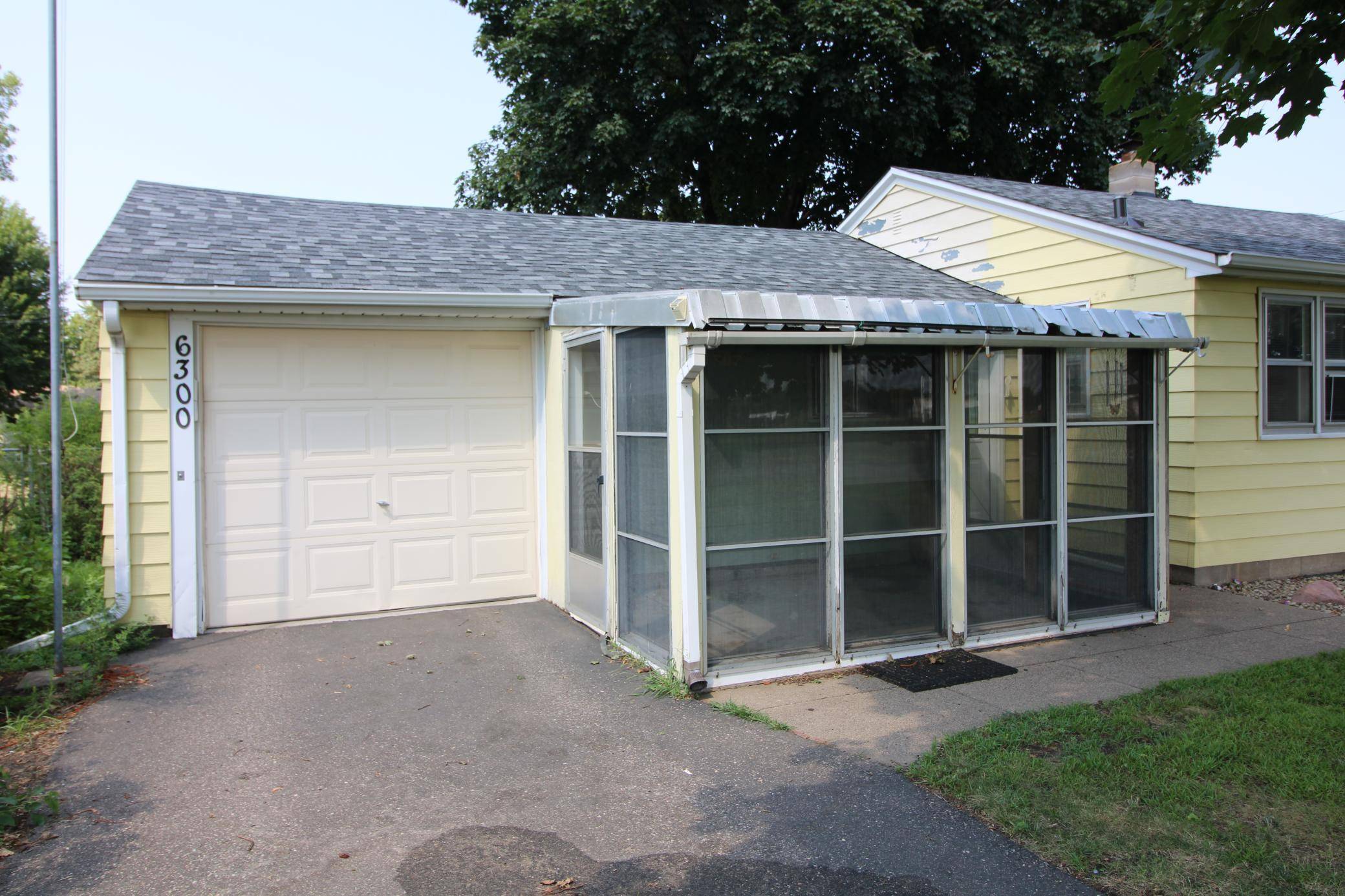 6300 60th AVE N, Crystal, MN 55428