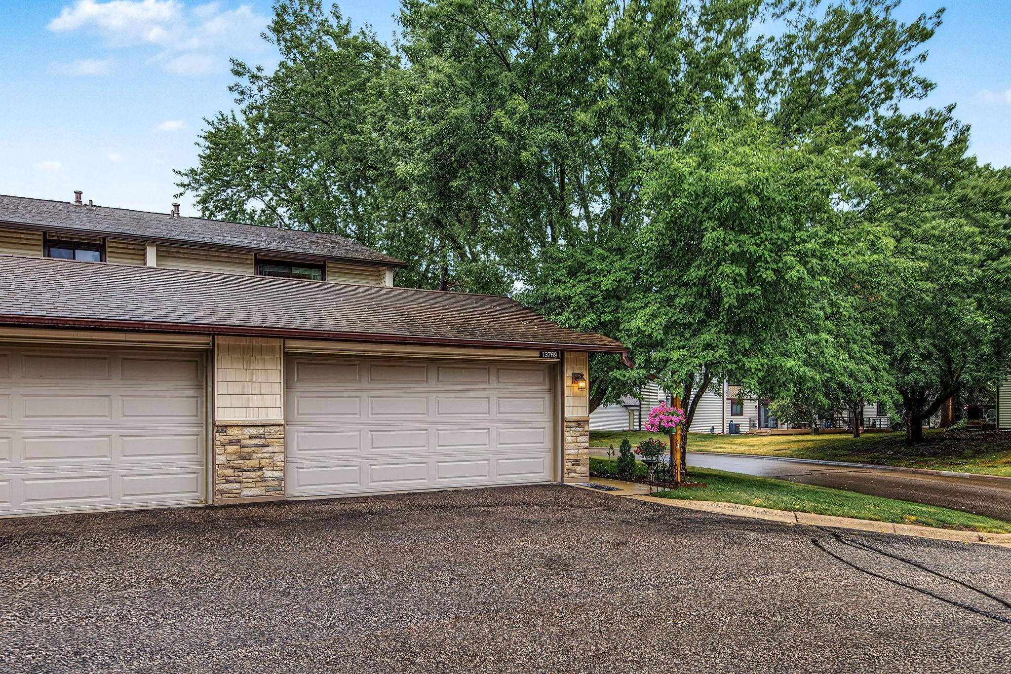 13769 Heather Hills DR, Burnsville, MN 55337
