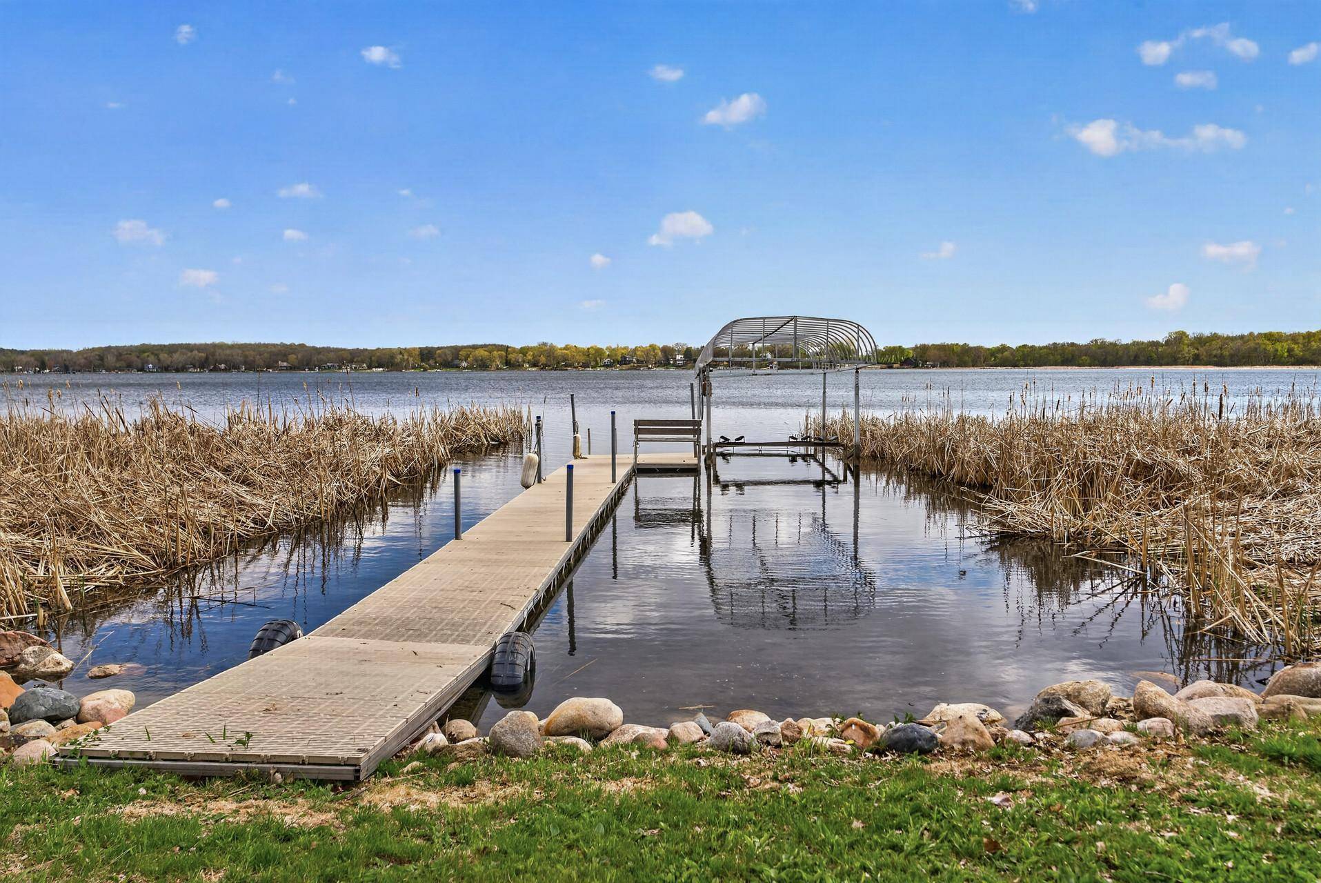 11056 Hoyer AVE NW, Annandale, MN 55302
