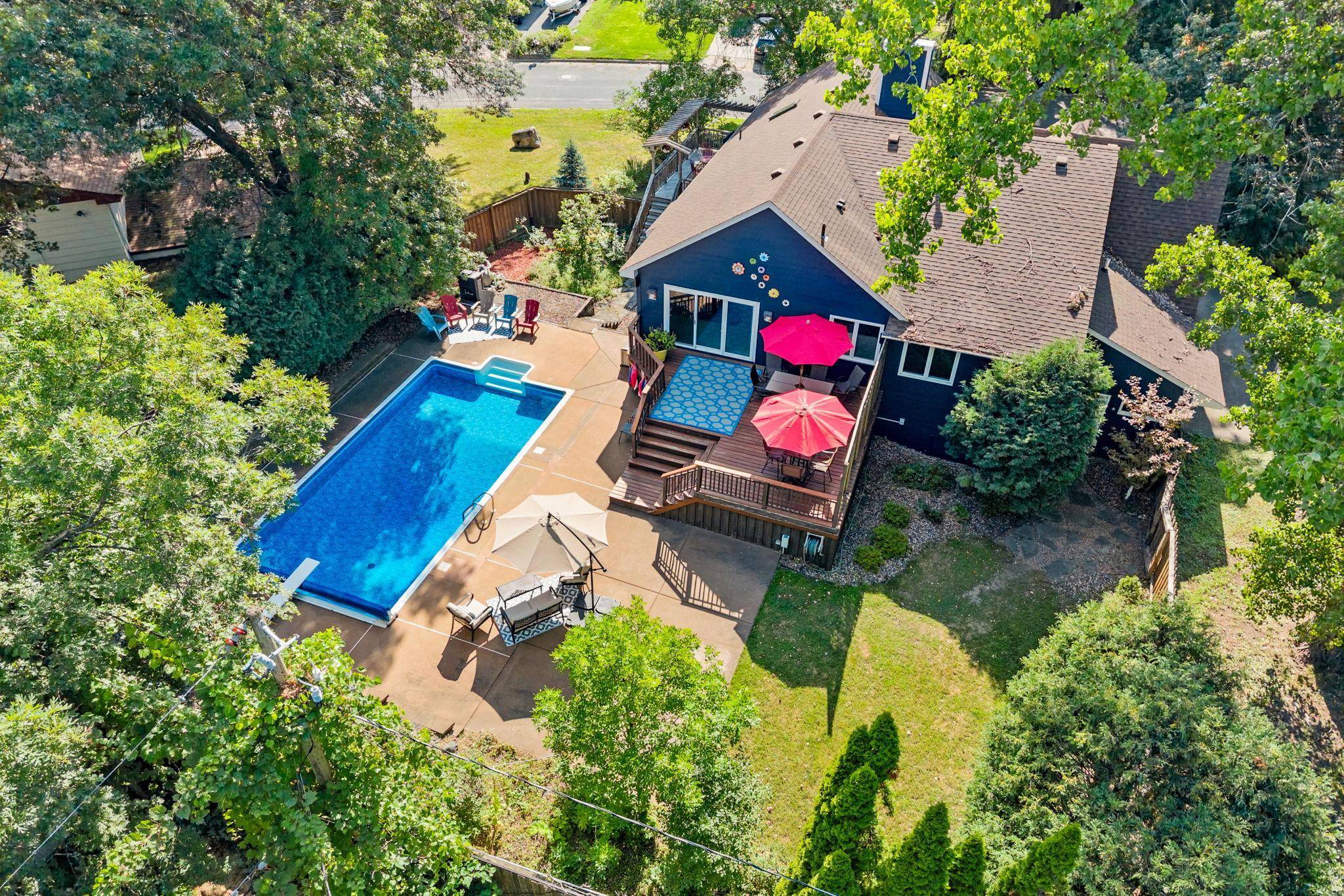 13705 Country PL, Burnsville, MN 55337