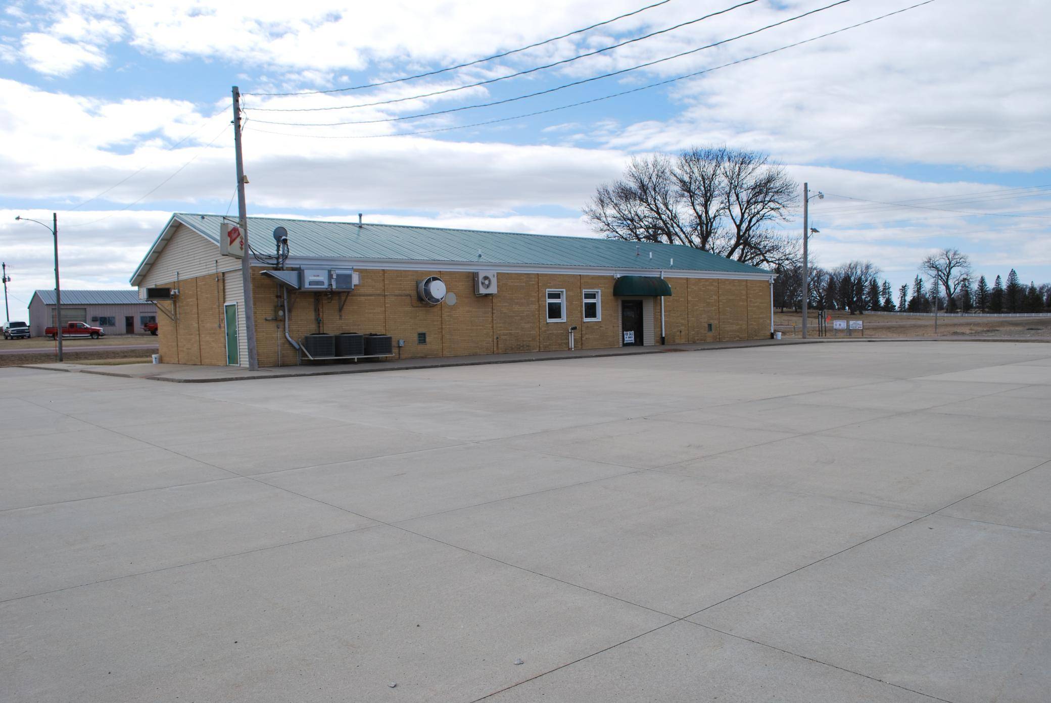 319 Dugan ST S, Welcome, MN 56181