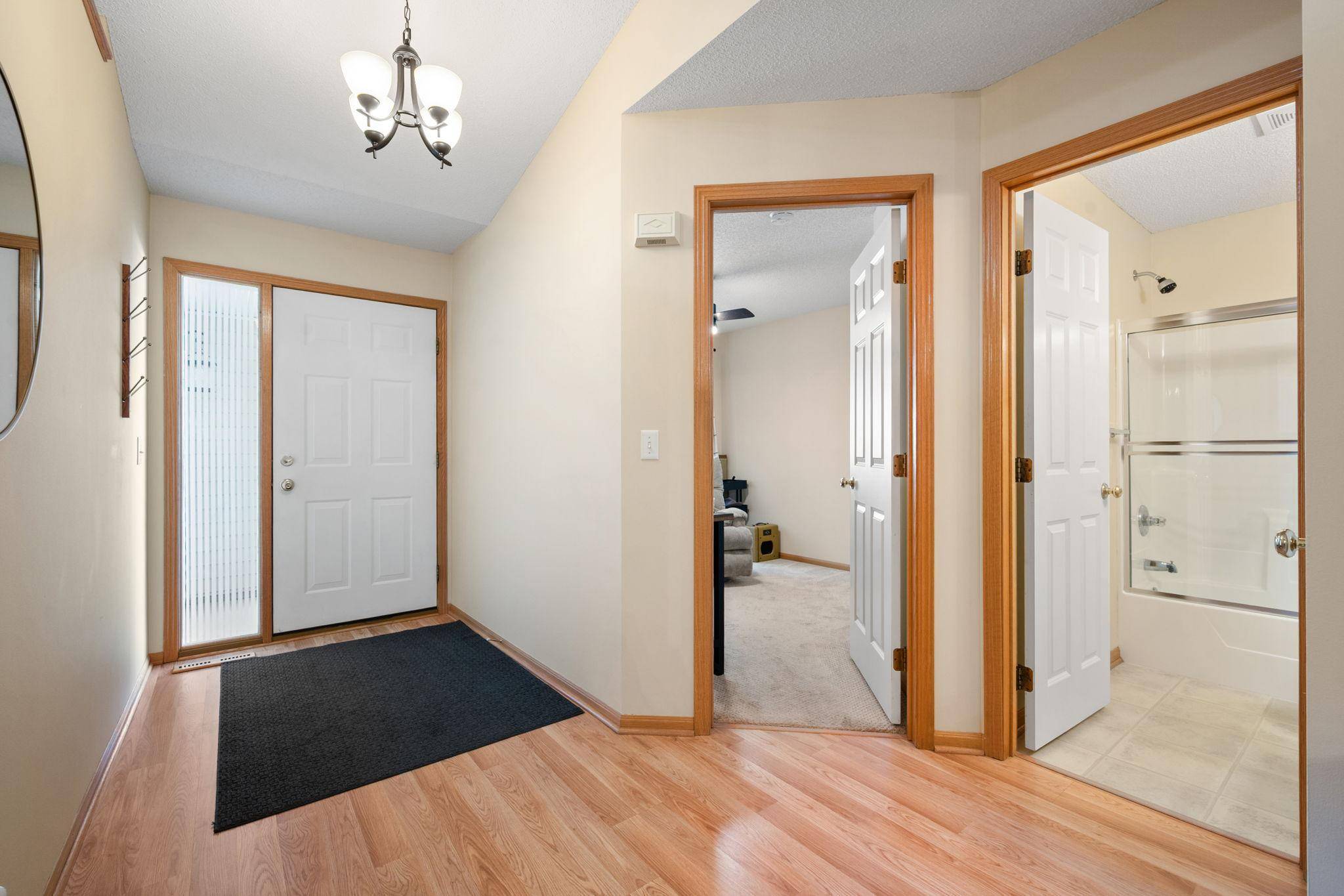 6313 Brook LN, Savage, MN 55378