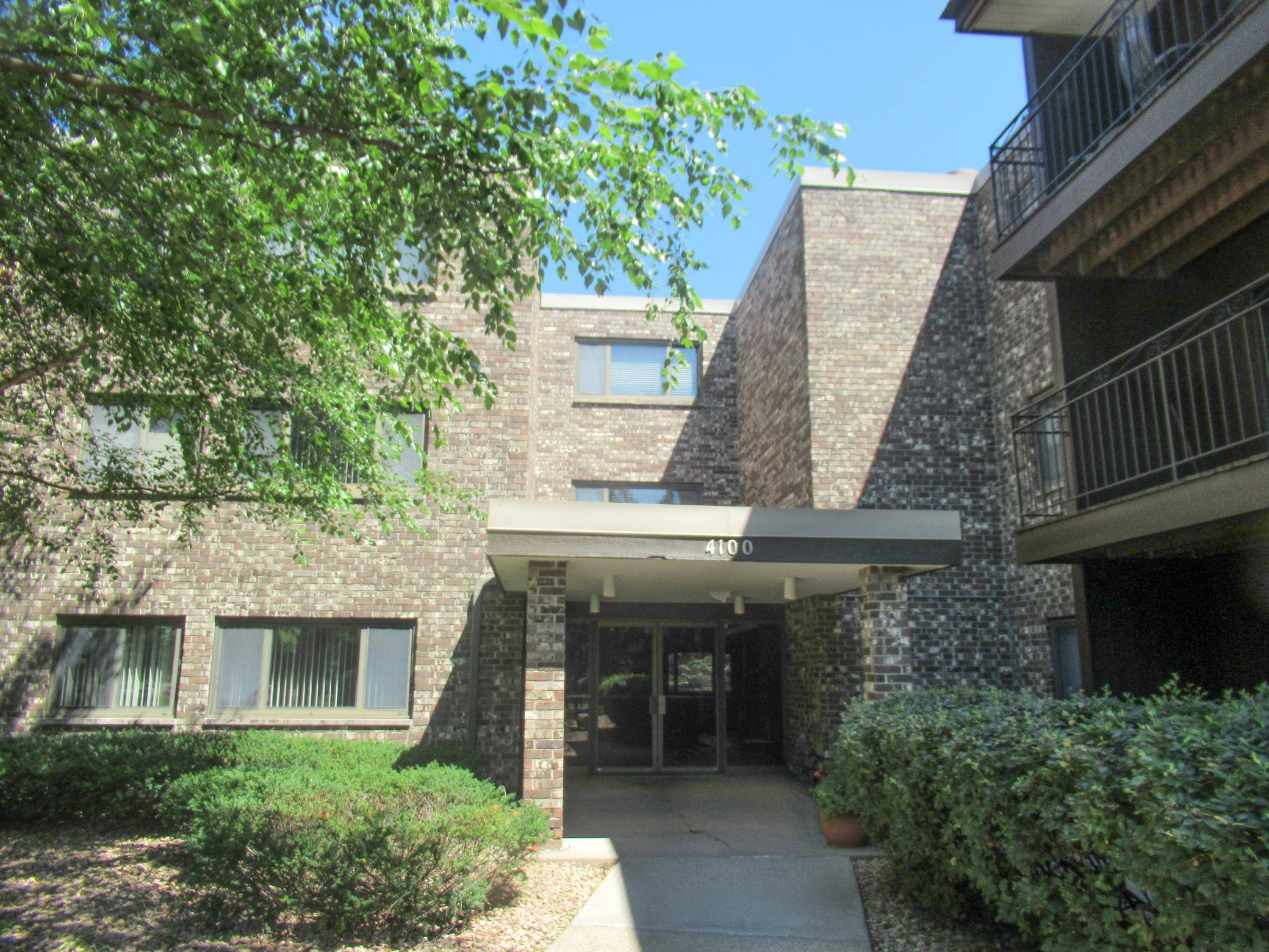 4100 Parklawn AVE #218, Edina, MN 55435