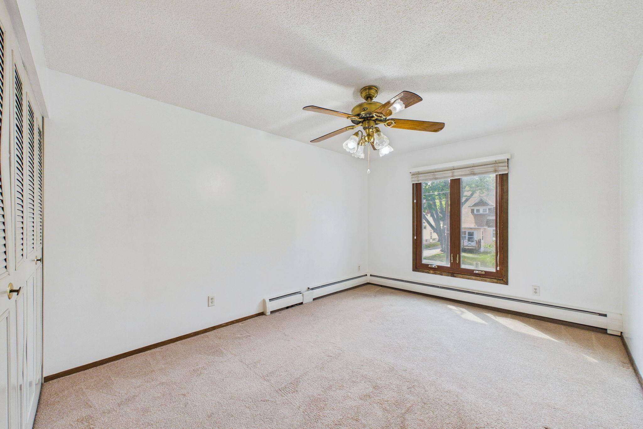 2809 E Minnehaha Pkwy #205, Minneapolis, MN 55417