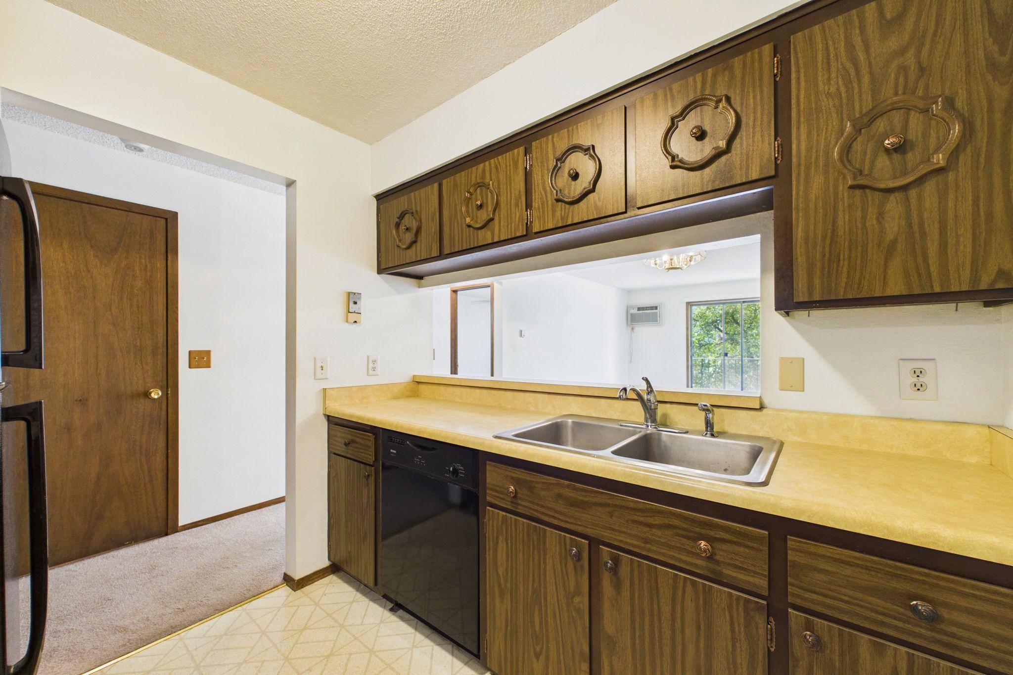 2809 E Minnehaha Pkwy #205, Minneapolis, MN 55417