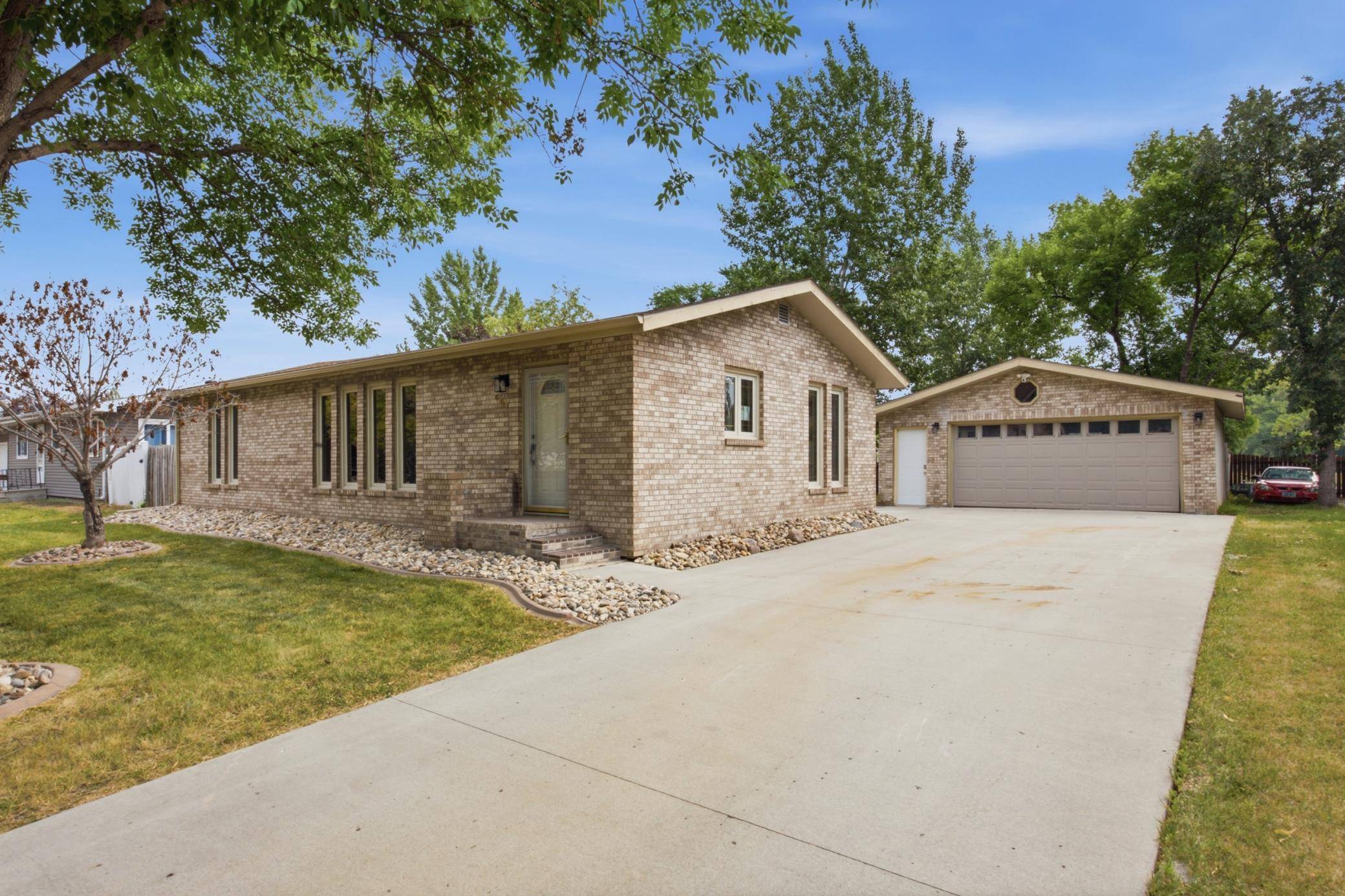 607 9th ST W, West Fargo, ND 58078