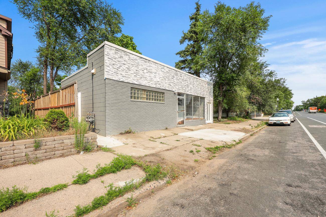 4308 Chicago AVE, Minneapolis, MN 55407