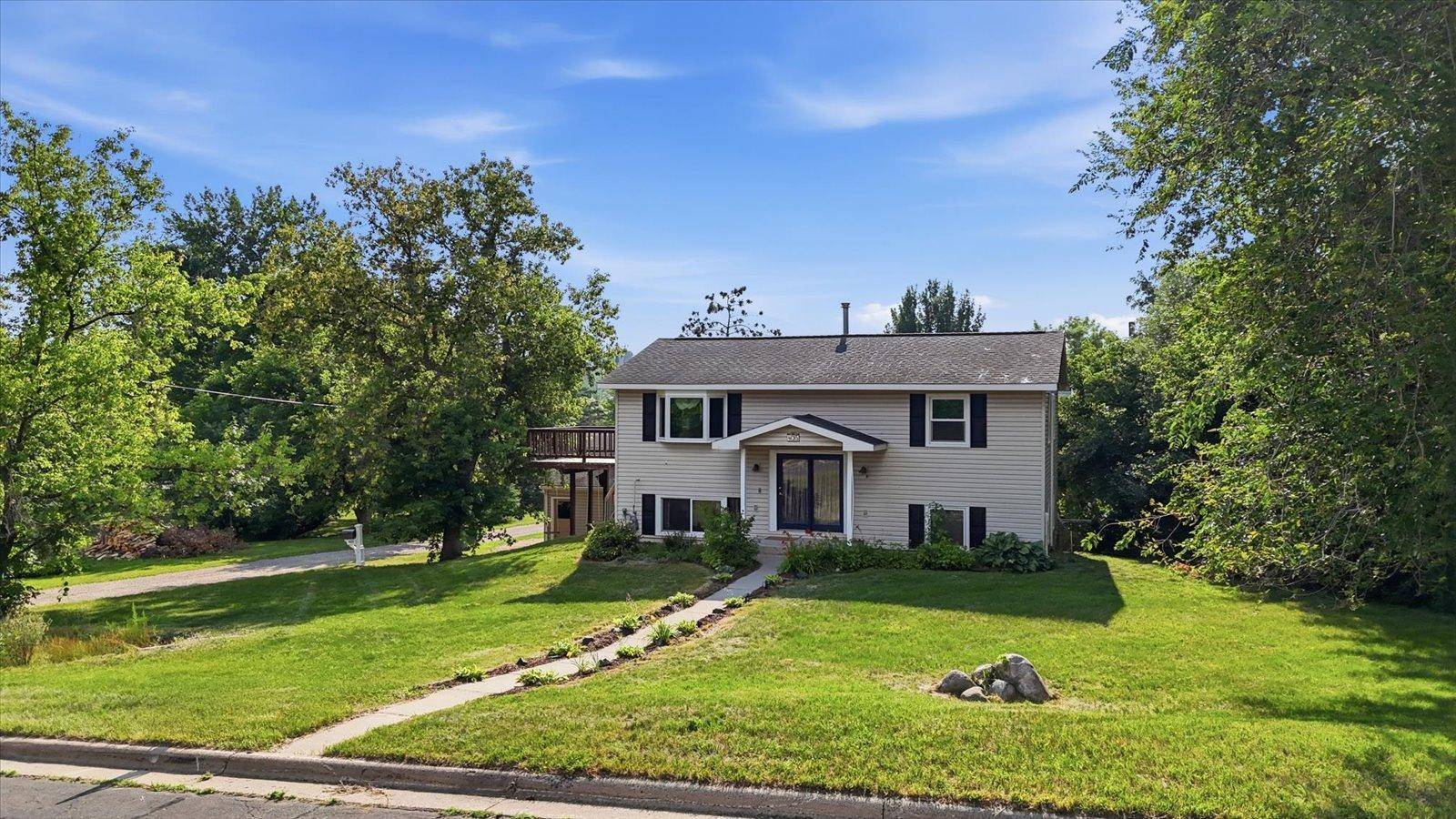 405 SW 1st AVE, Grand Rapids, MN 55744