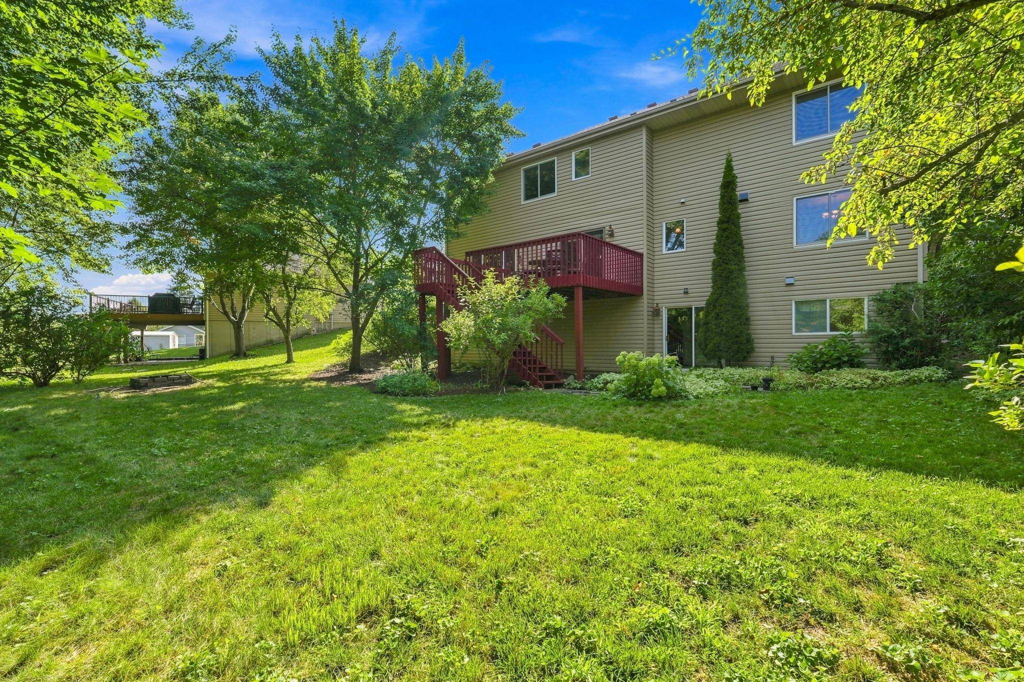 8819 Rainier CT, Woodbury, MN 55125