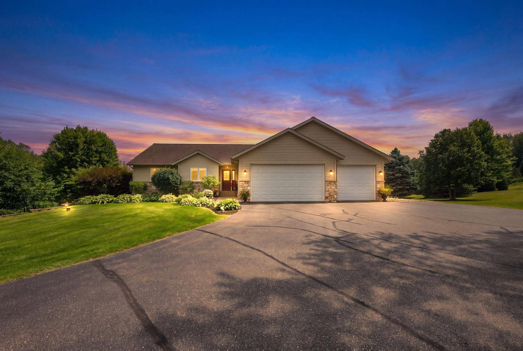 413 New Century DR, Hudson, WI 54016