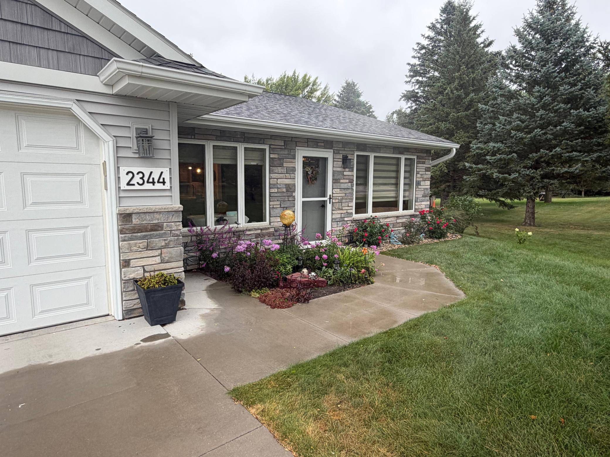 2344 Cherrywood LN, Worthington, MN 56187