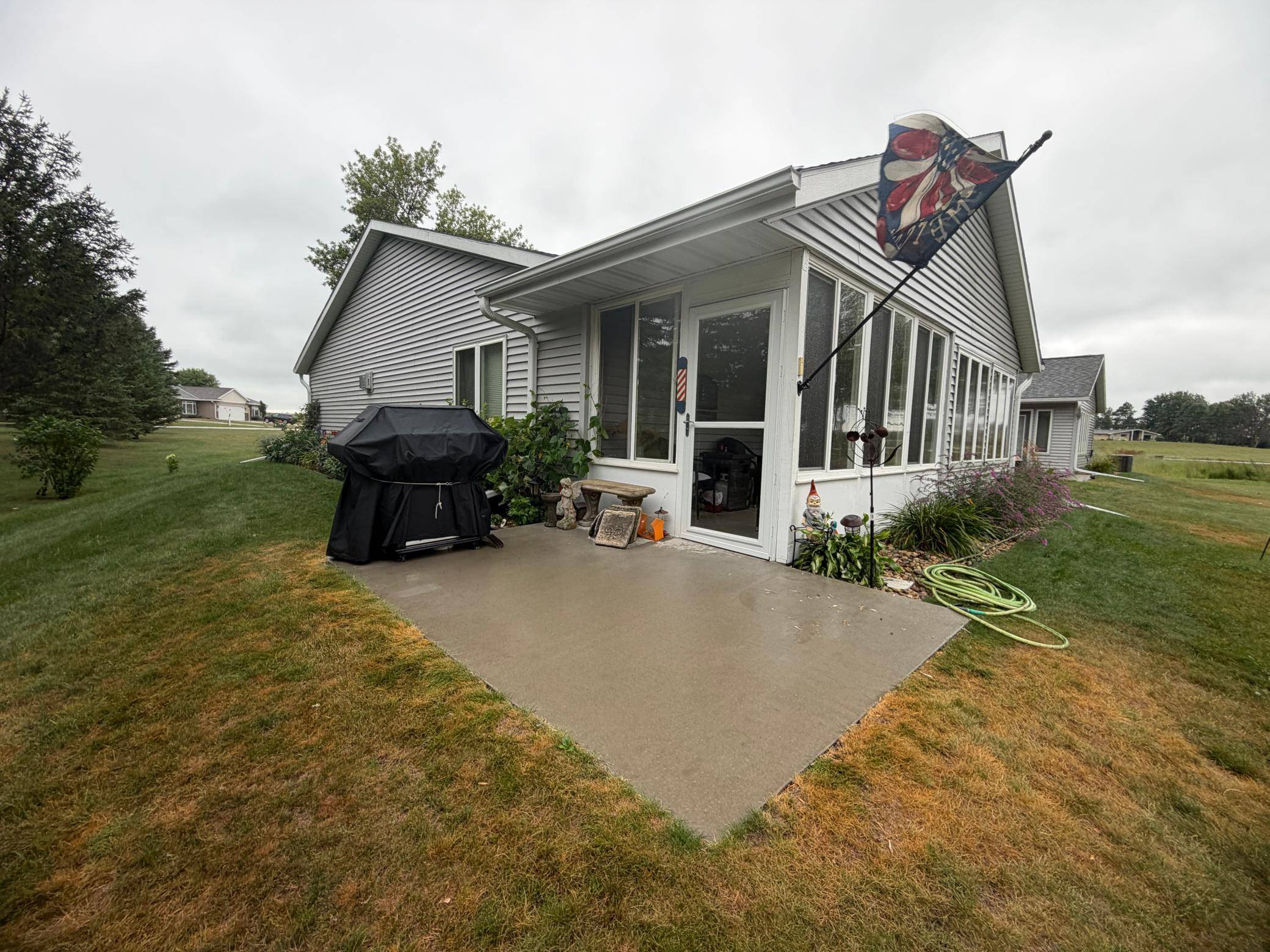 2344 Cherrywood LN, Worthington, MN 56187