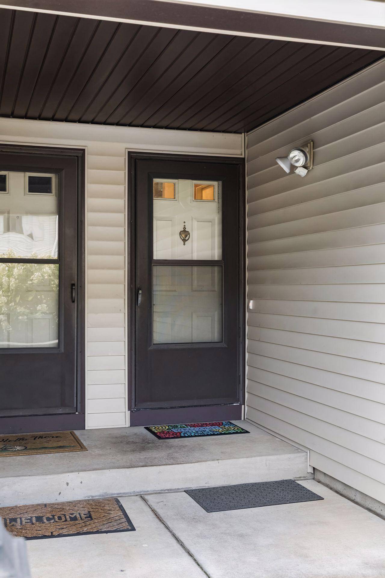 2002 Mesabi AVE E, Maplewood, MN 55109