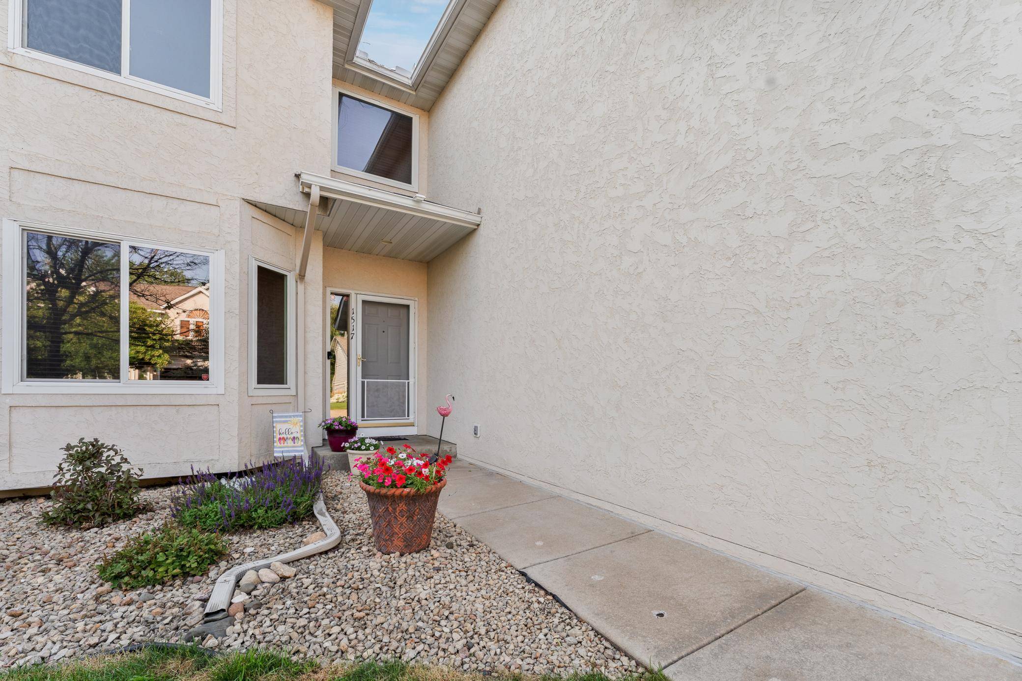 1517 Deerwood BND, Eagan, MN 55122