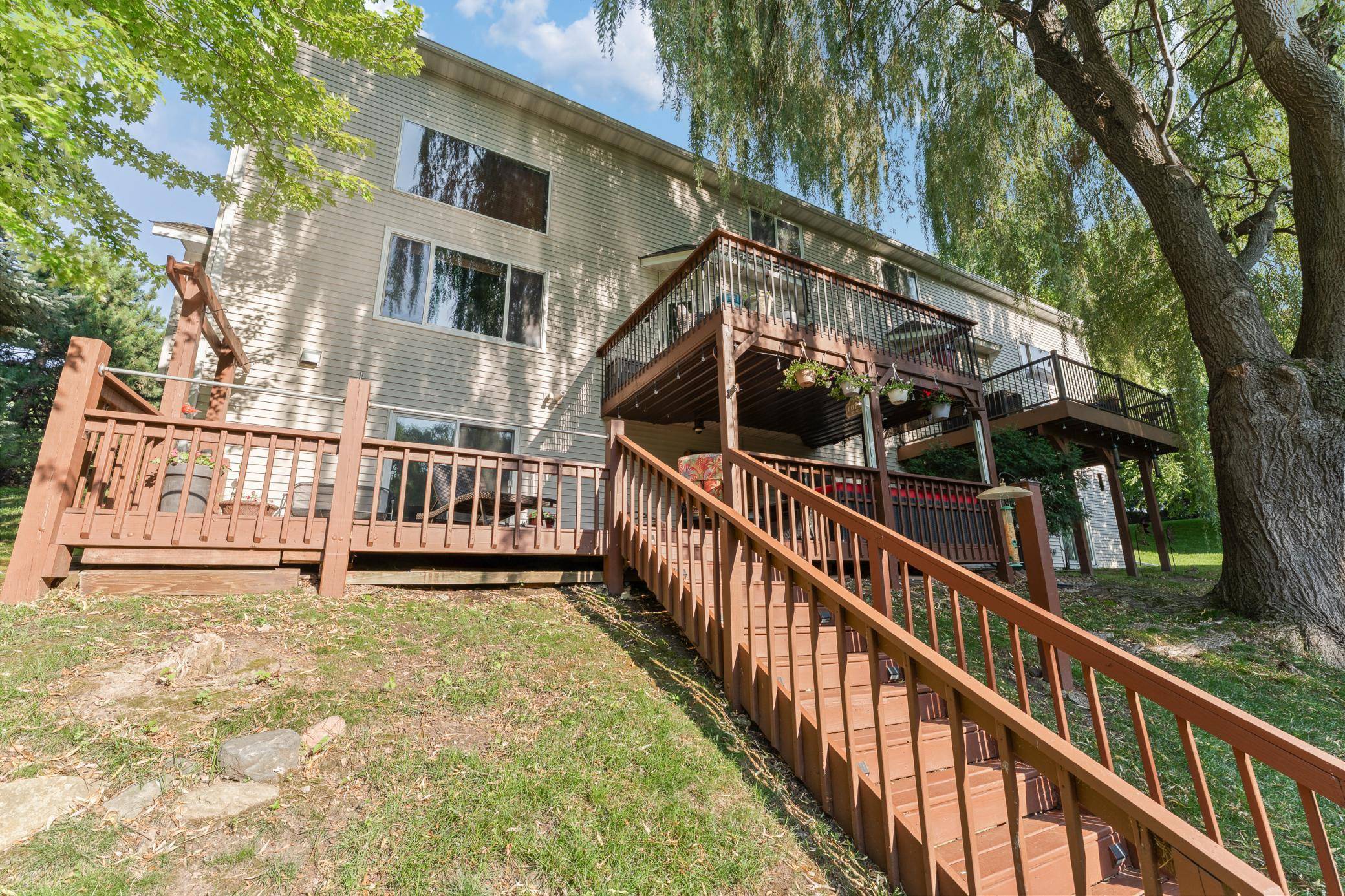 1517 Deerwood BND, Eagan, MN 55122
