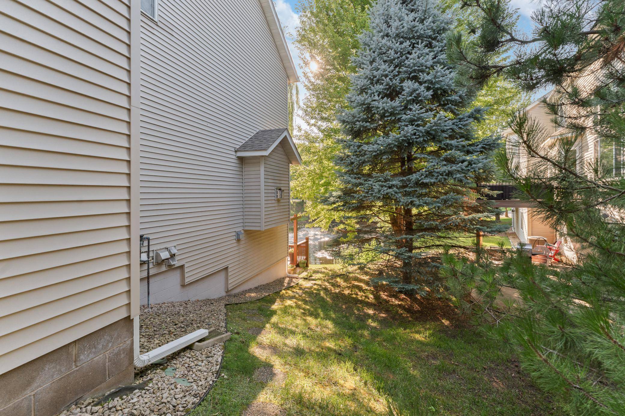 1517 Deerwood BND, Eagan, MN 55122