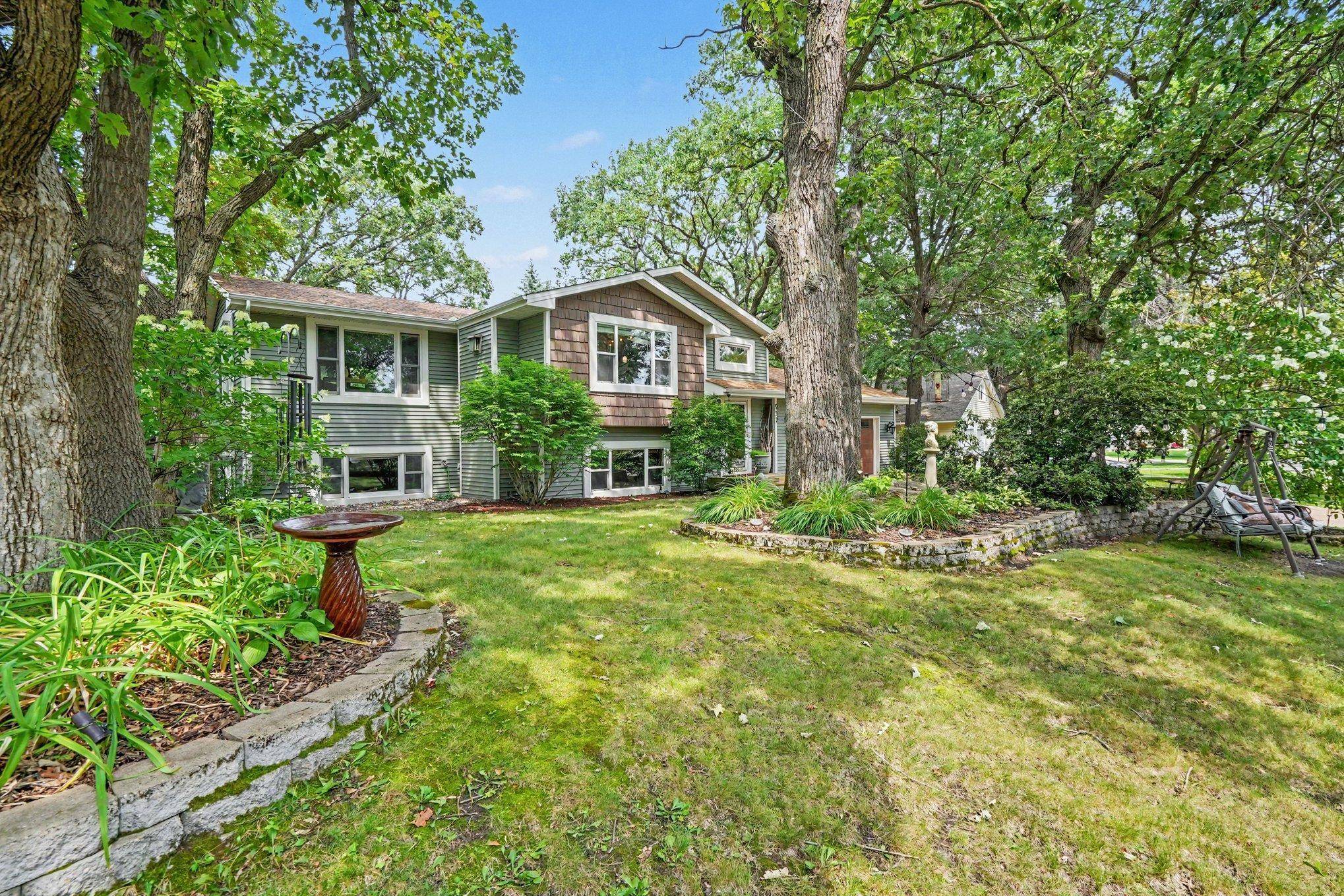 957 118th LN NW, Coon Rapids, MN 55448