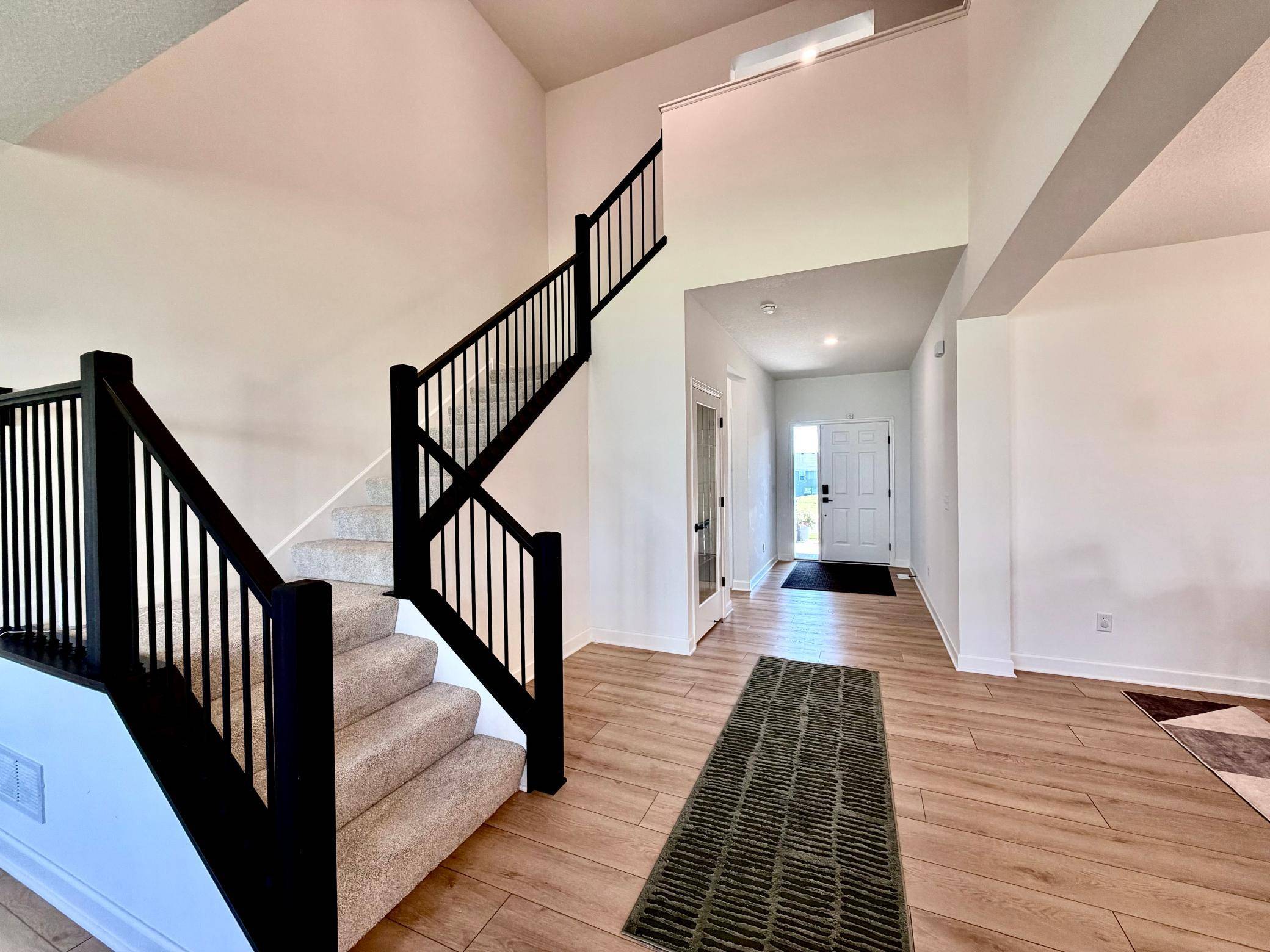 18112 Hounds DR, Lakeville, MN 55044