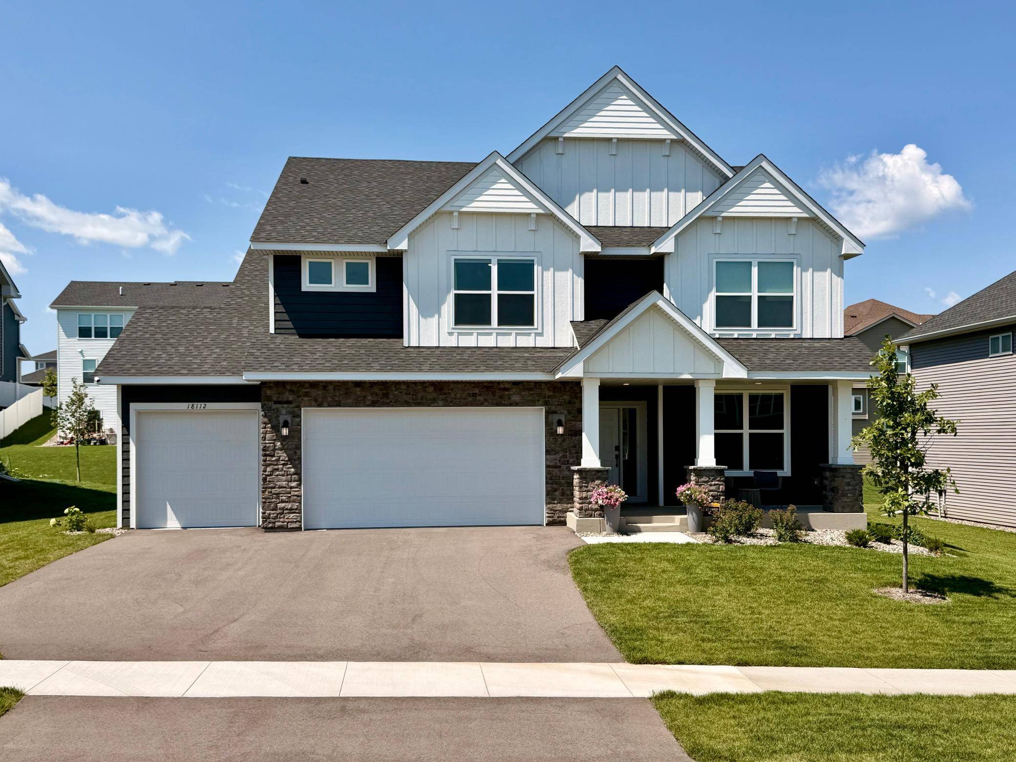 18112 Hounds DR, Lakeville, MN 55044