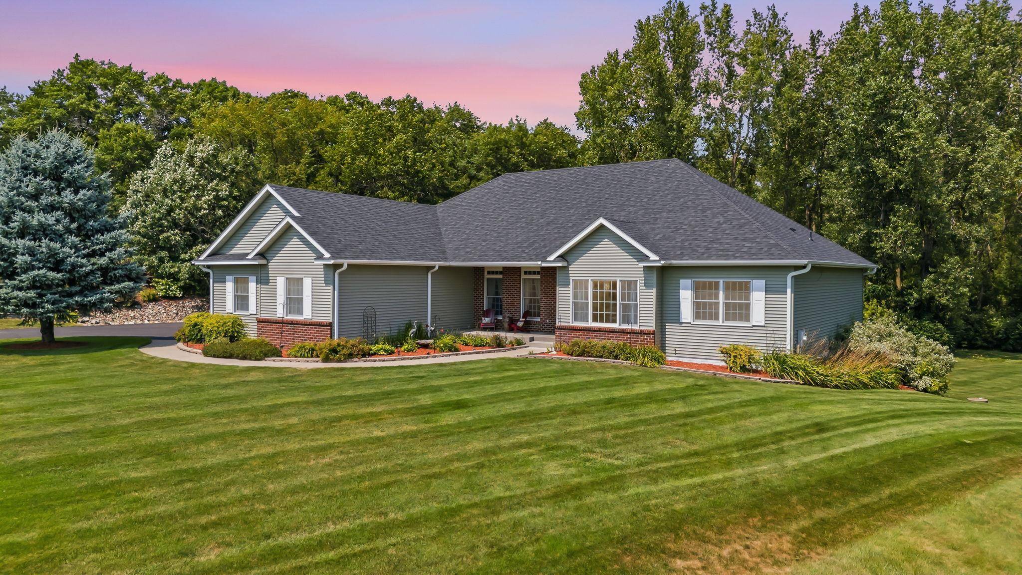 967 176th ST, Hammond, WI 54015
