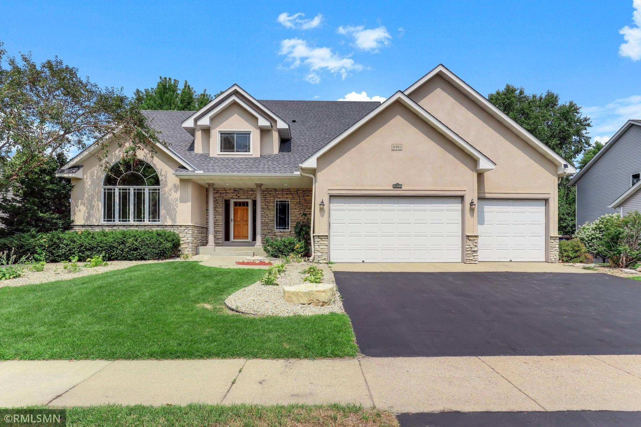 6911 Cambridge RD, Shakopee, MN 55379