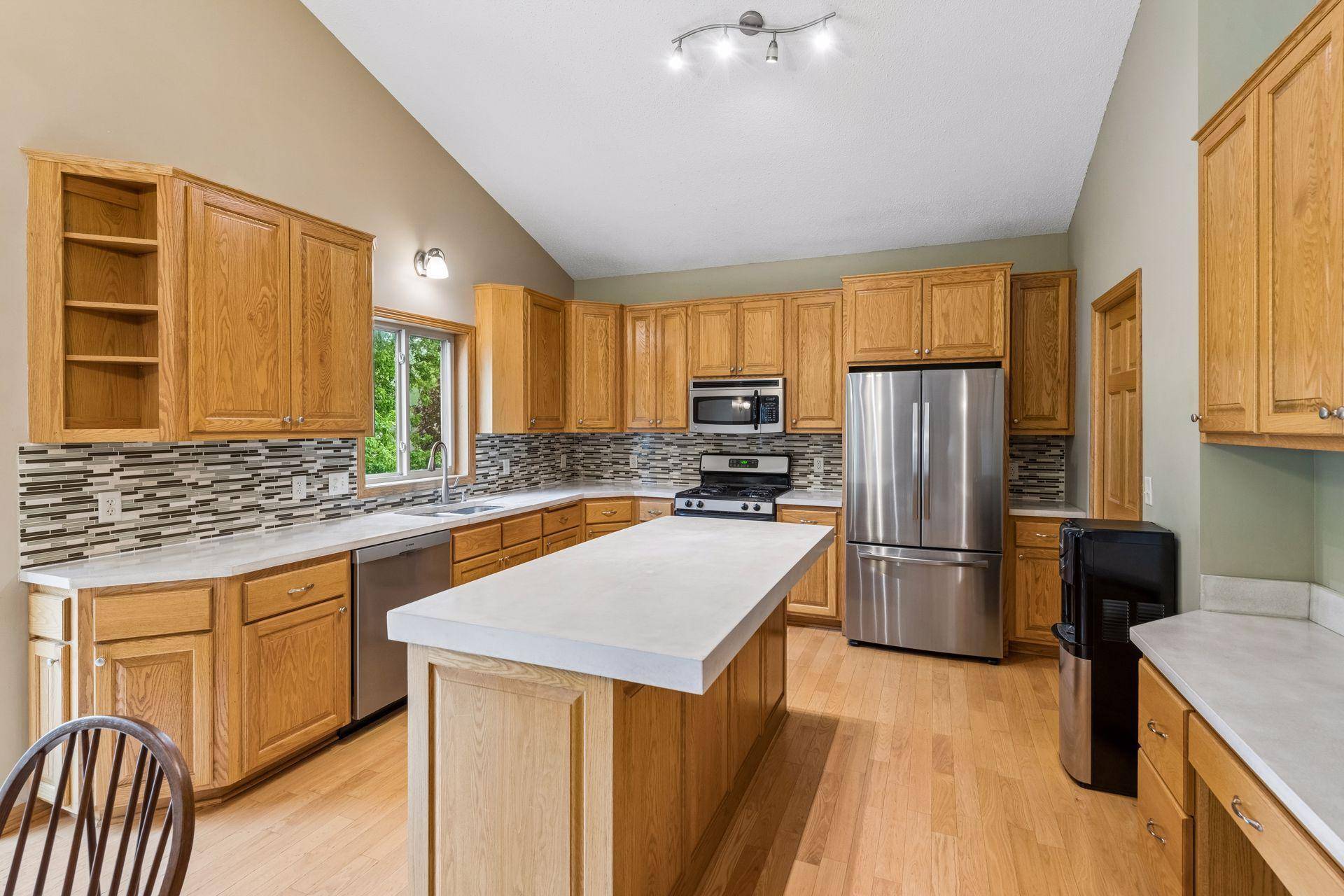 937 S Cedar ST, Belle Plaine, MN 56011
