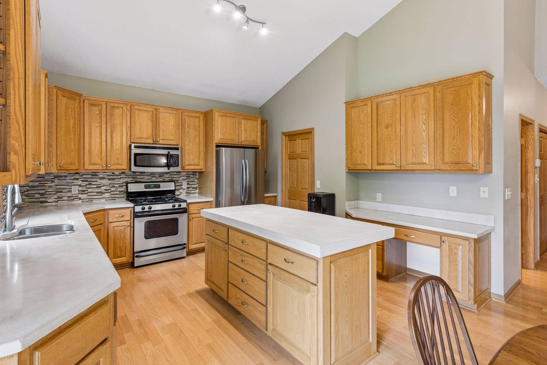 937 S Cedar ST, Belle Plaine, MN 56011