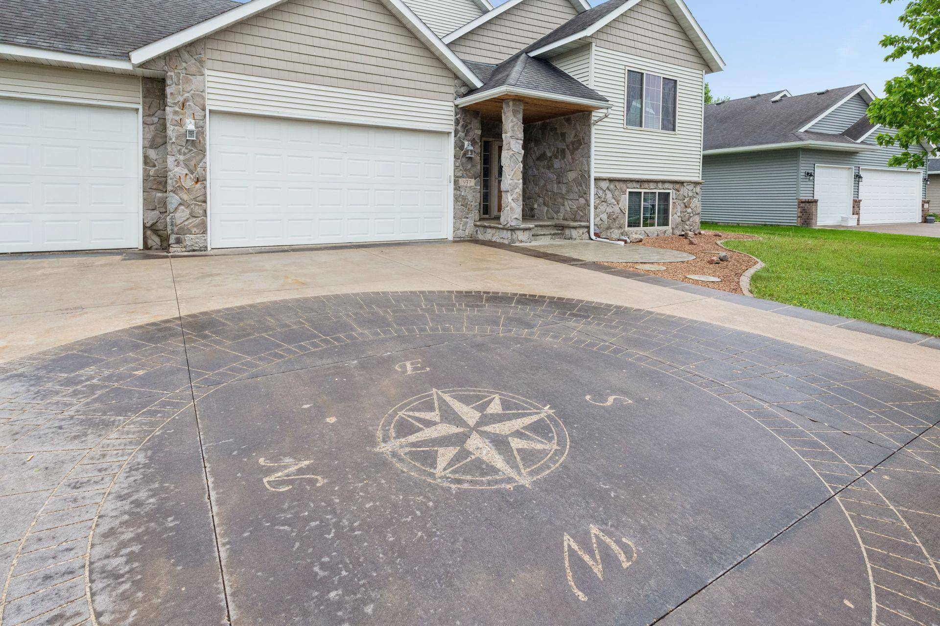 937 S Cedar ST, Belle Plaine, MN 56011
