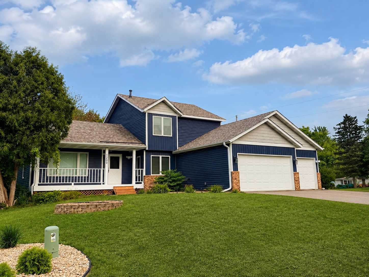 1200 Earle WAY, Burnsville, MN 55306