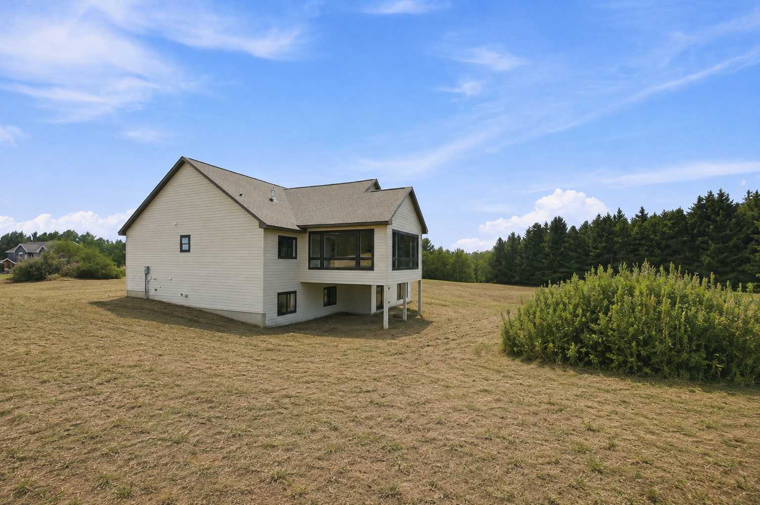 529 Chapman Hills Ct, Hudson, WI 54016