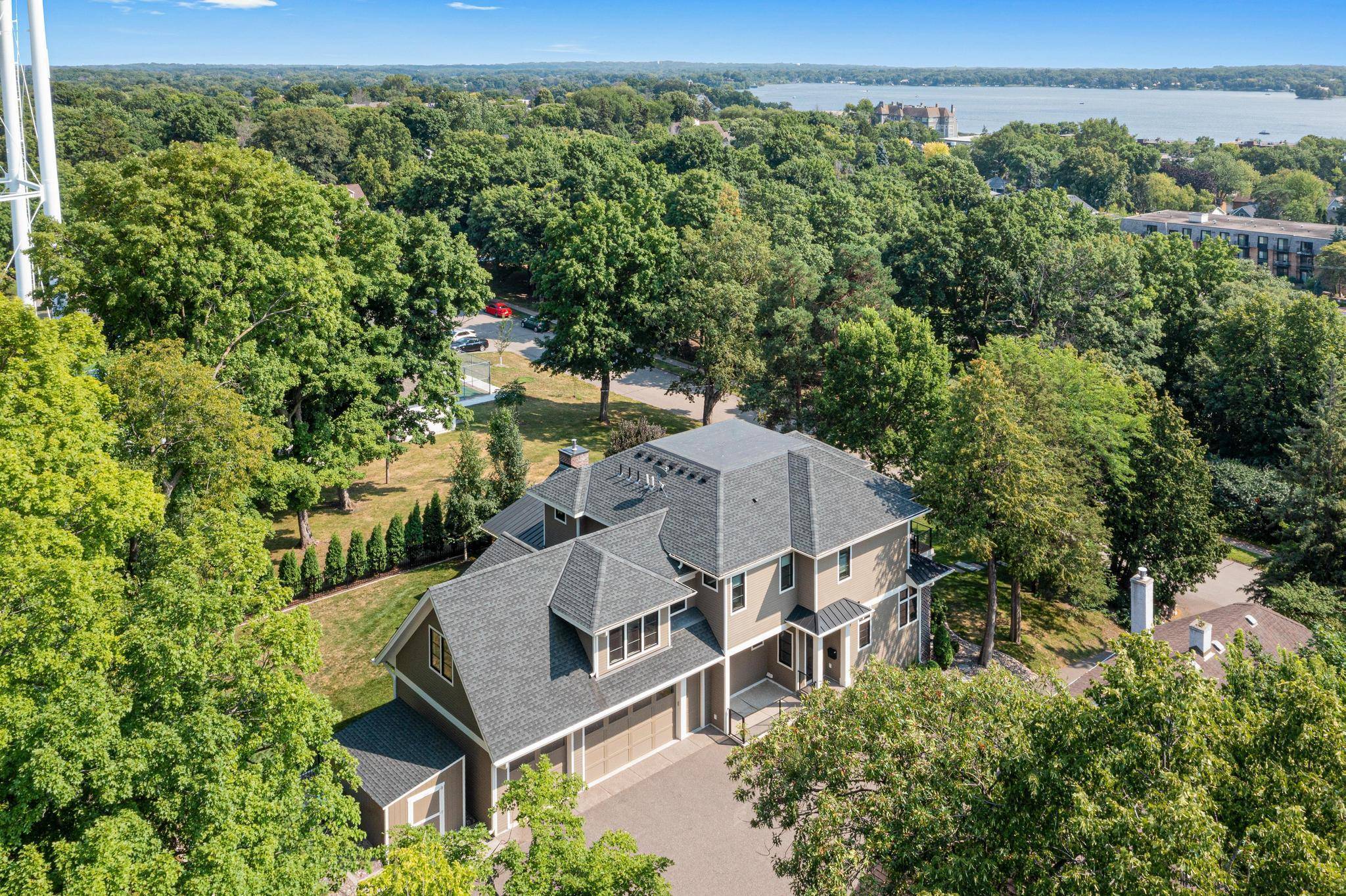 373 Park ST E, Wayzata, MN 55391