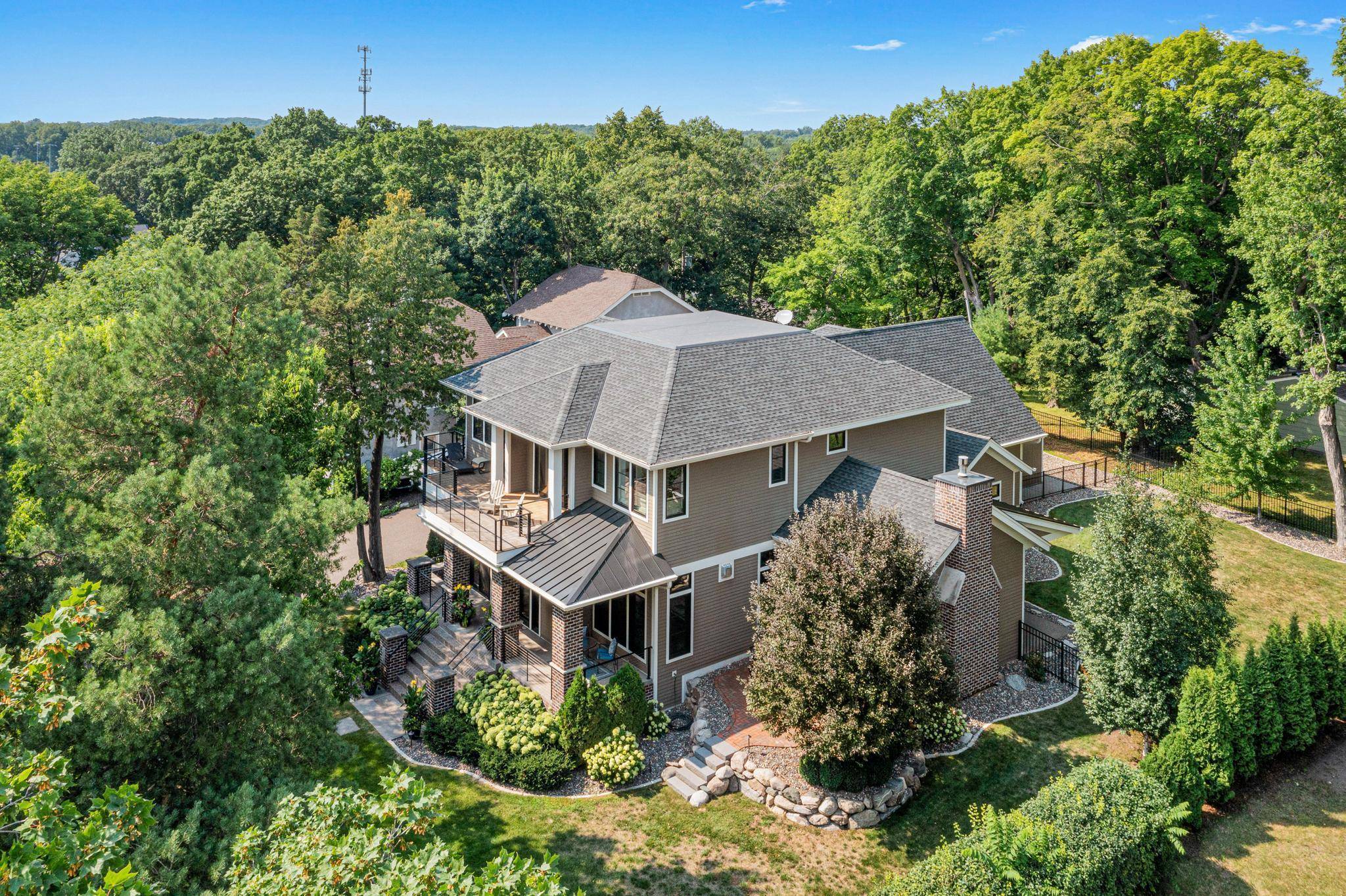 373 Park ST E, Wayzata, MN 55391