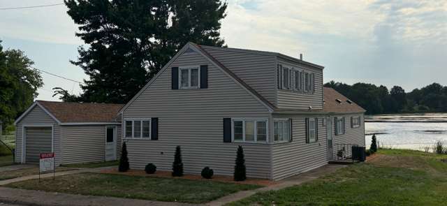 318 Riverside BLVD, Amery, WI 54001