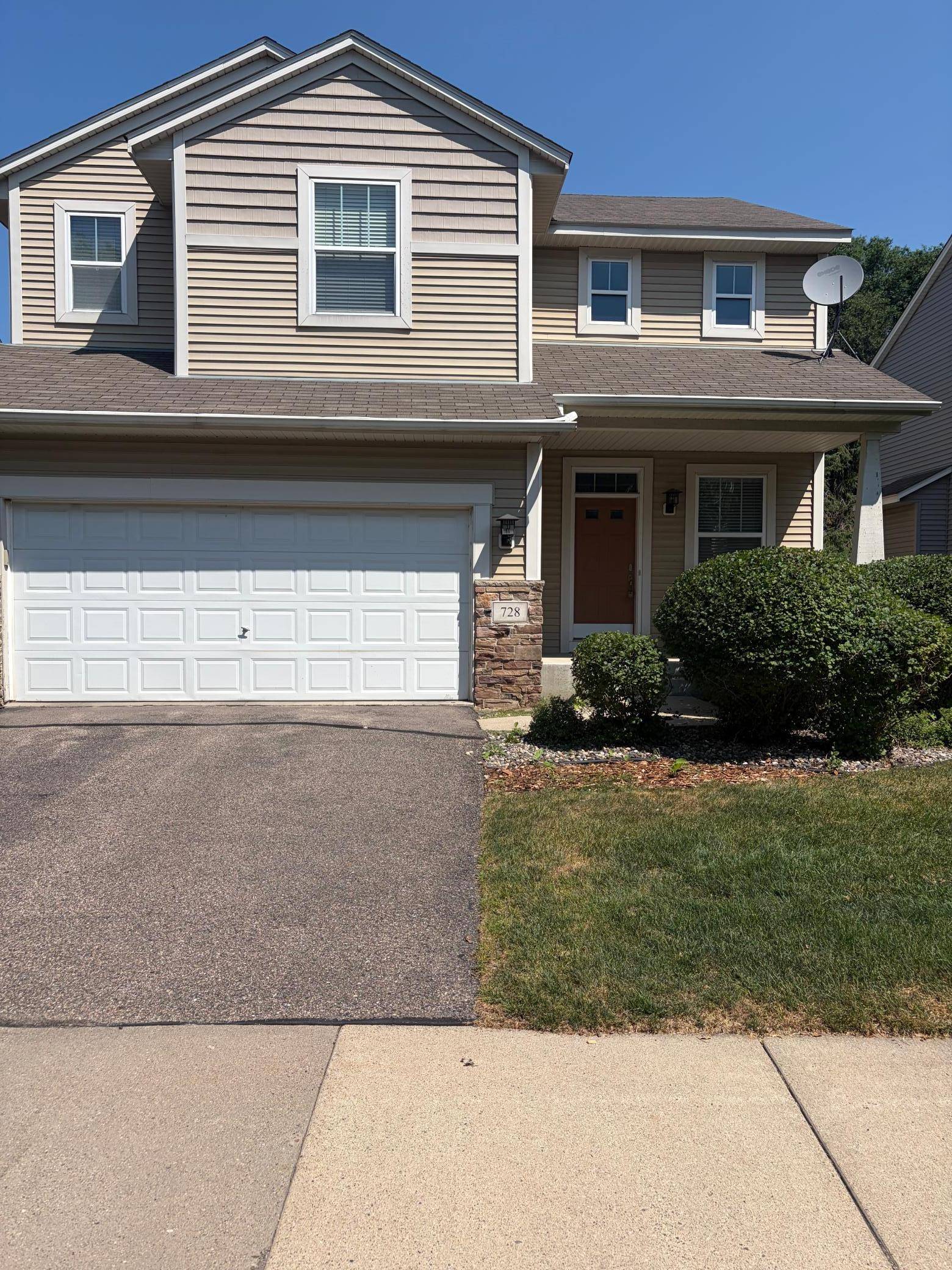 728 Newberry LN, Chaska, MN 55318