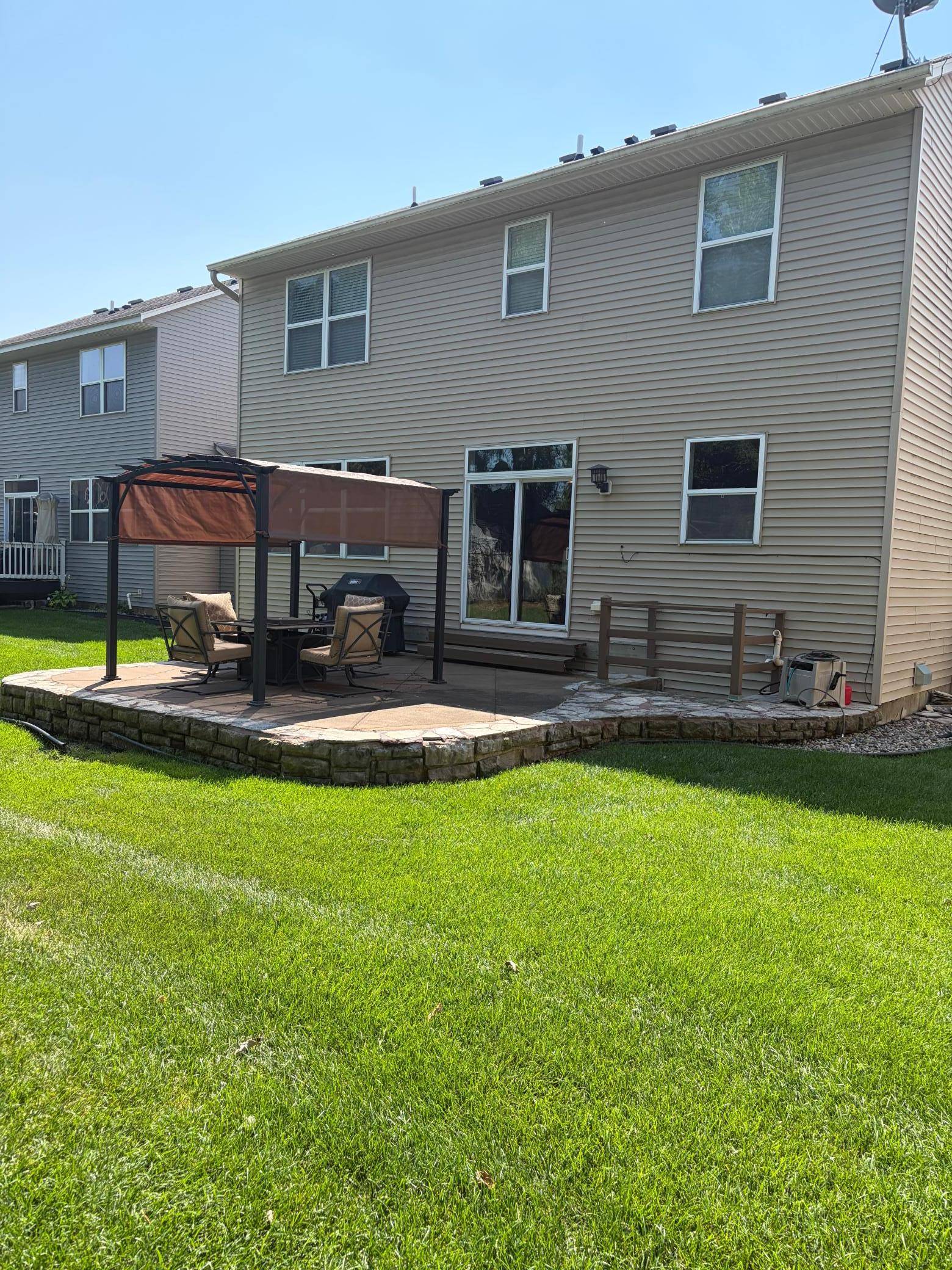 728 Newberry LN, Chaska, MN 55318