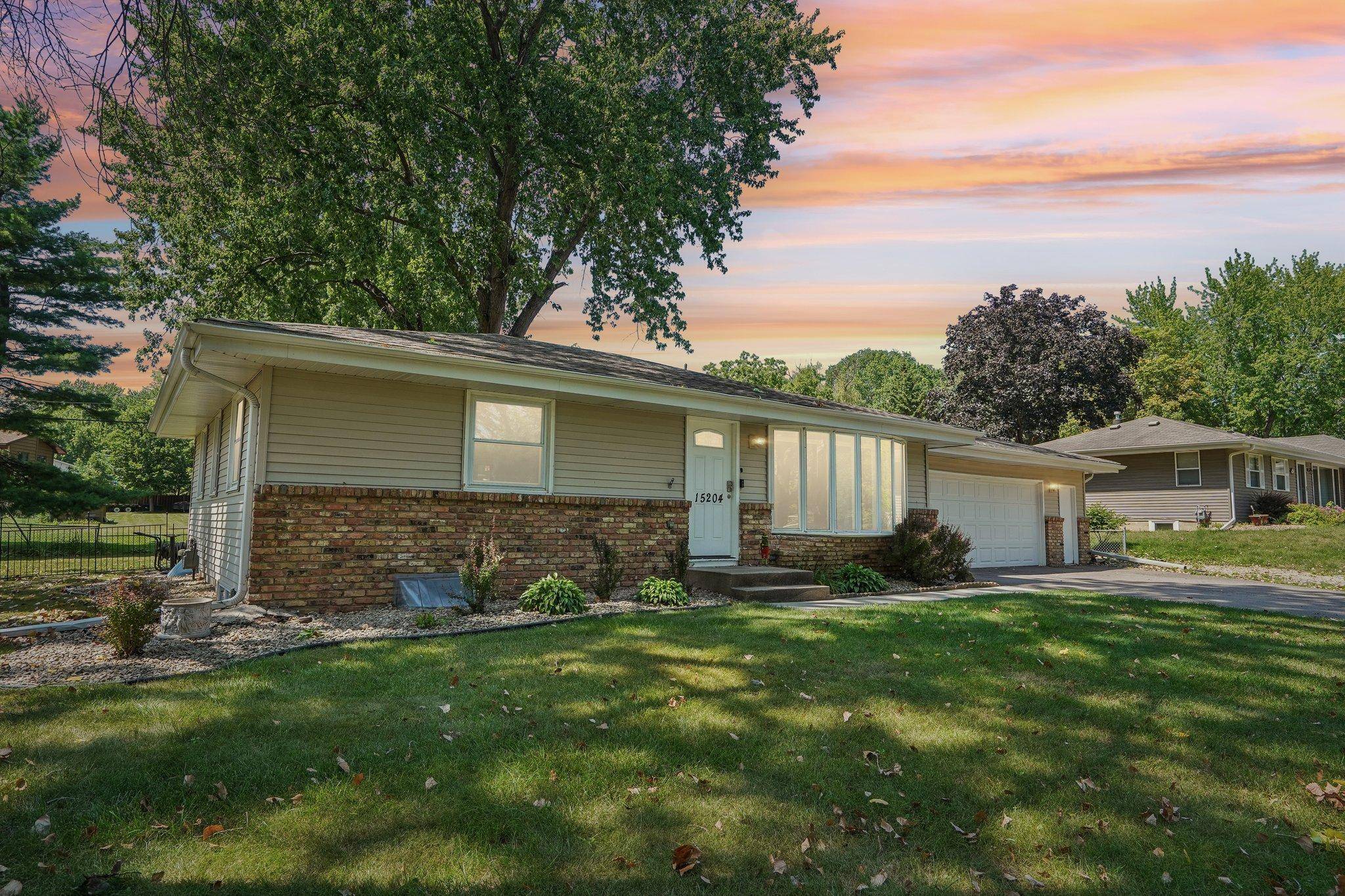 15204 Lead ST, Burnsville, MN 55306