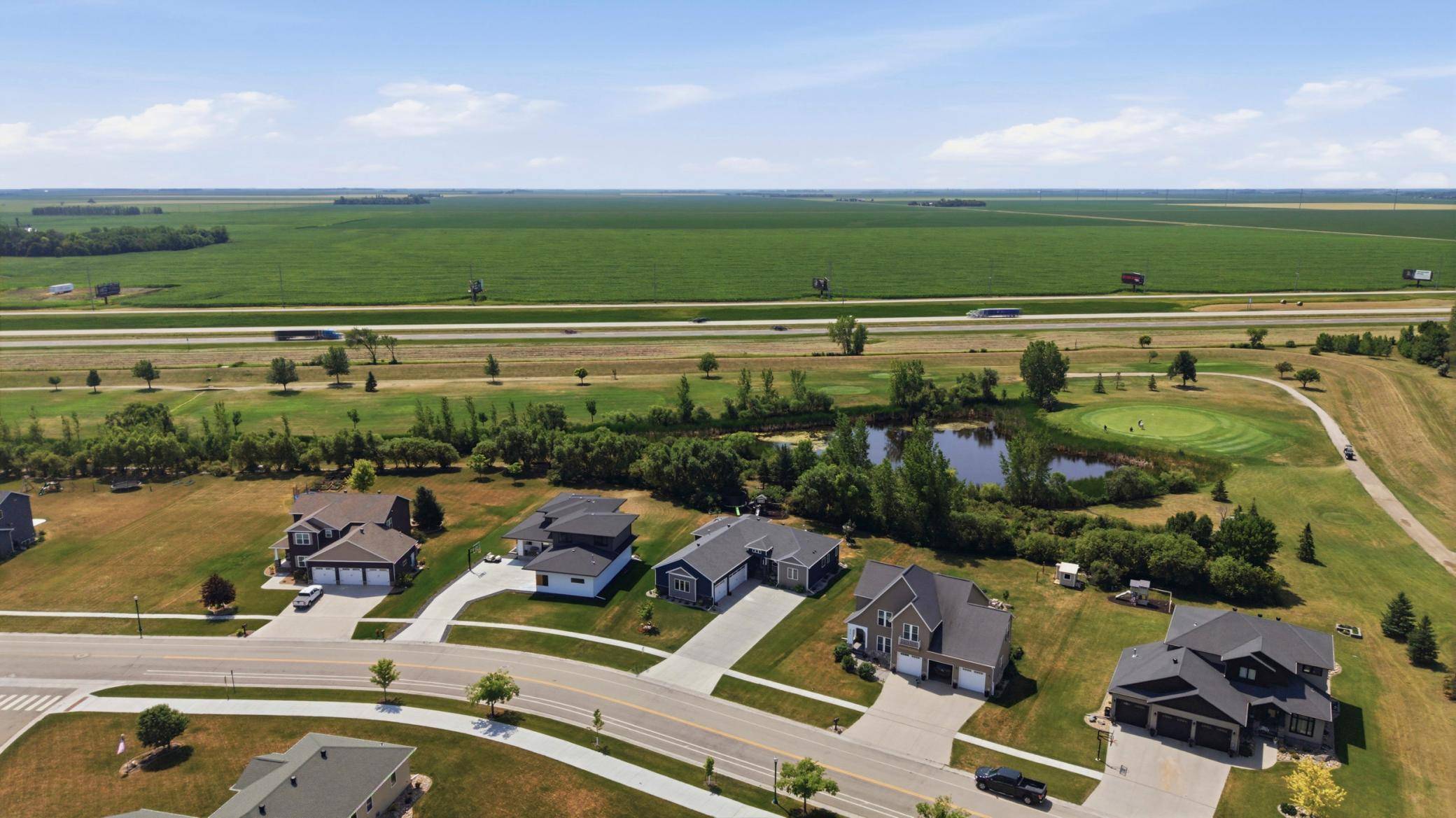 916 Sunset DR, Mapleton, ND 58059