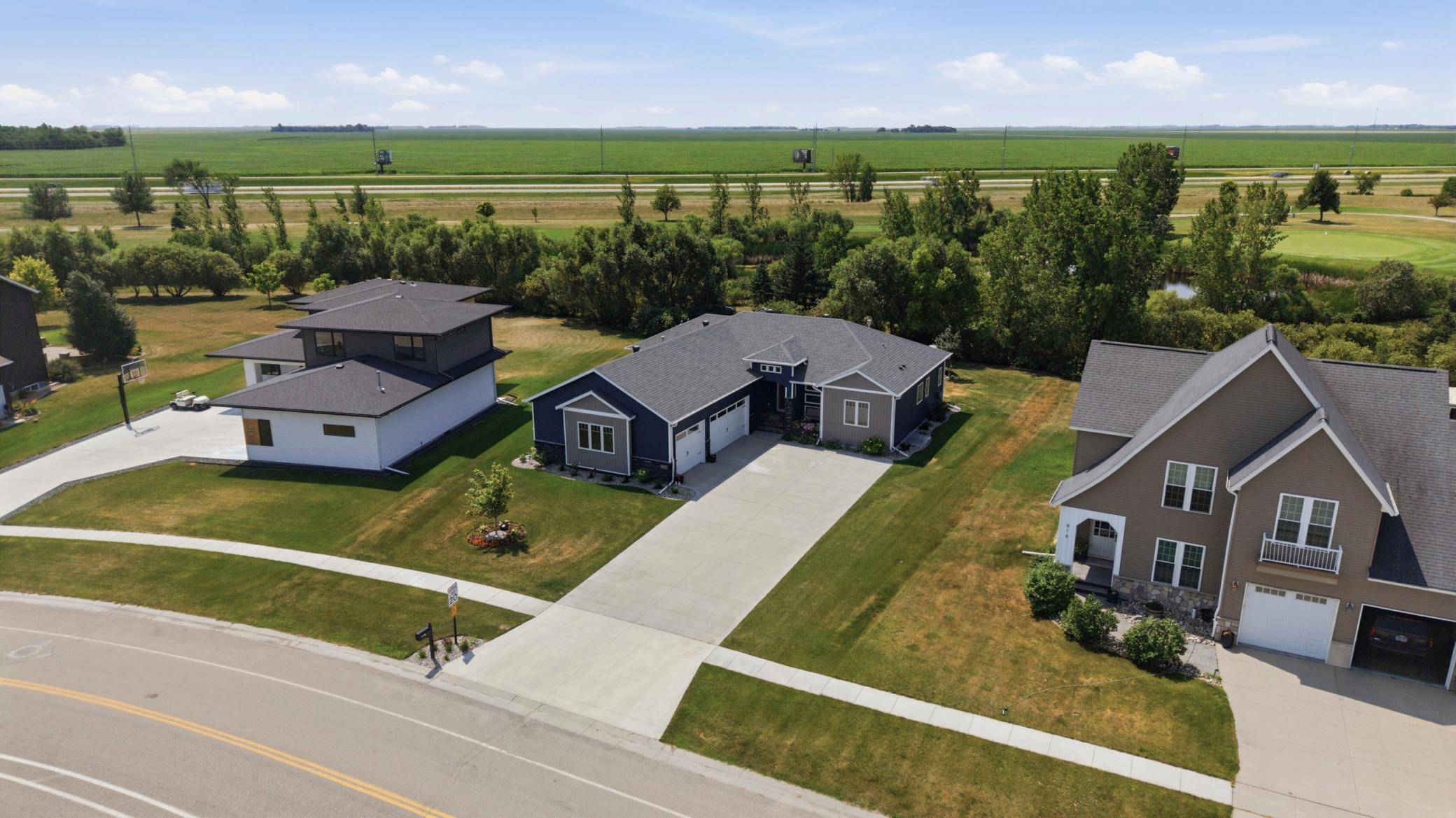 916 Sunset DR, Mapleton, ND 58059