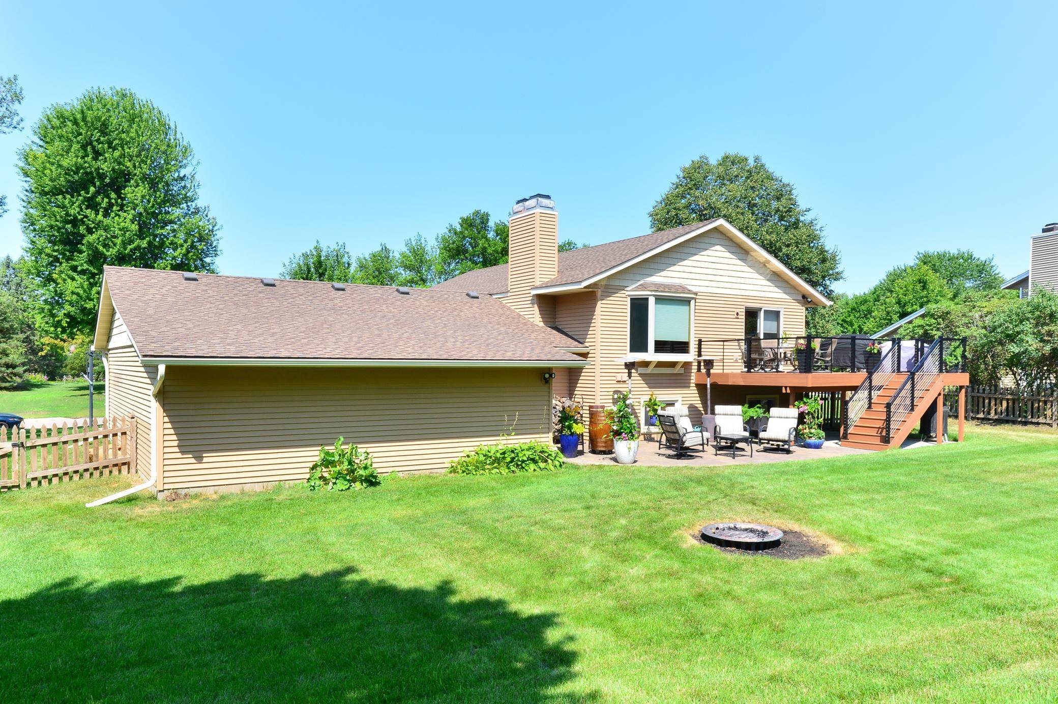 17400 Barrington CT, Minnetonka, MN 55345